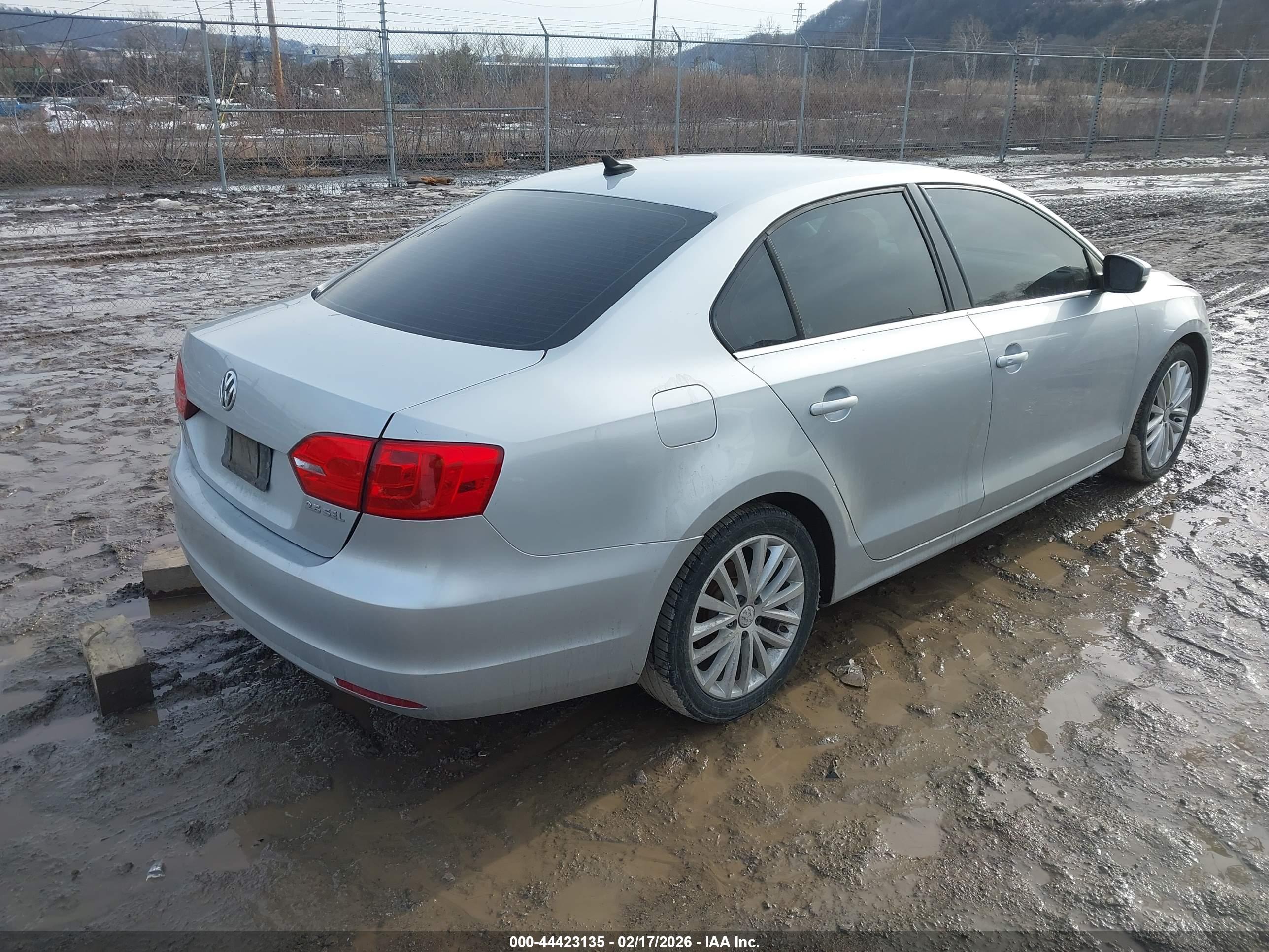 VOLKSWAGEN JETTA image 4
