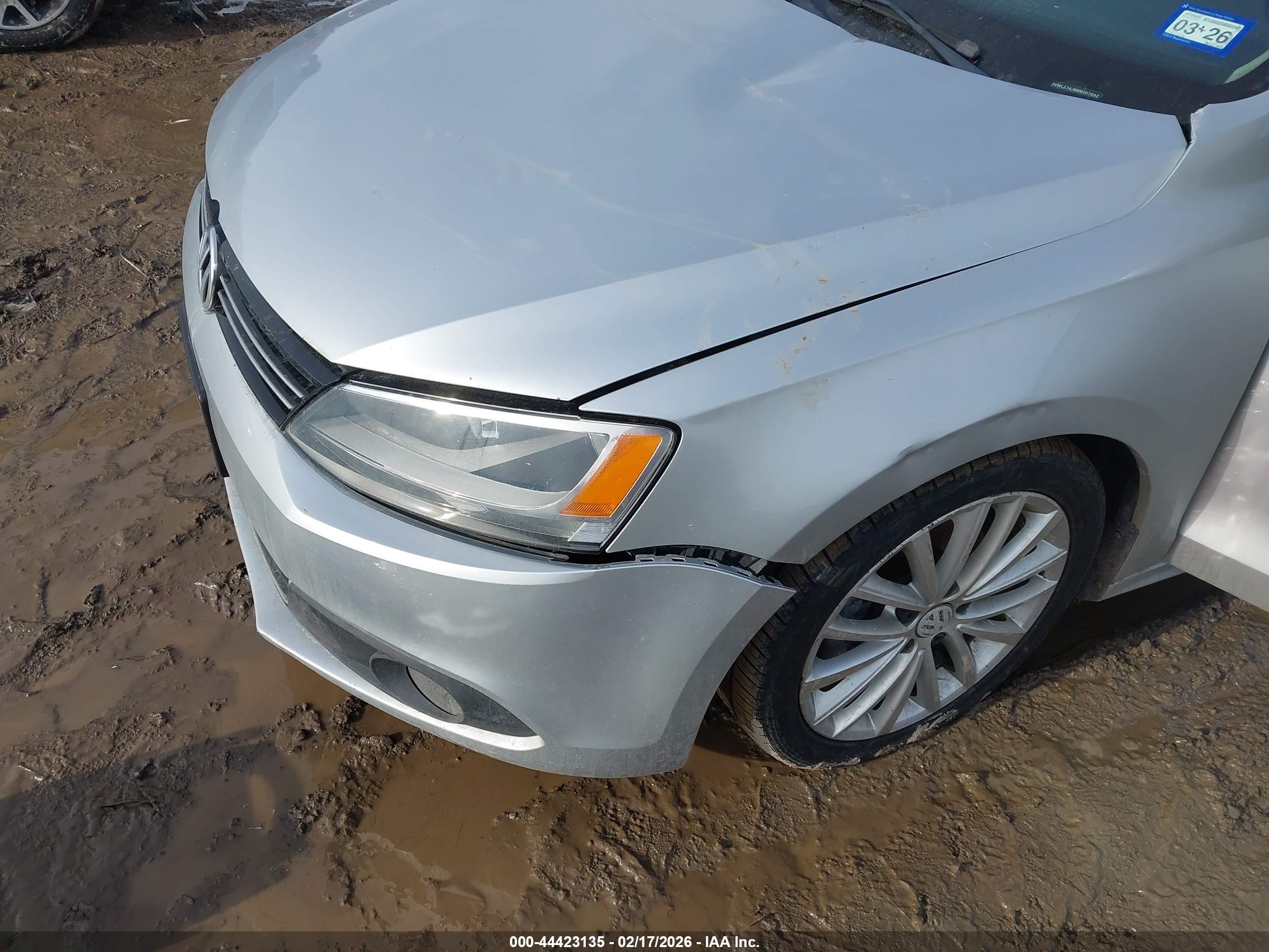 VOLKSWAGEN JETTA image 6