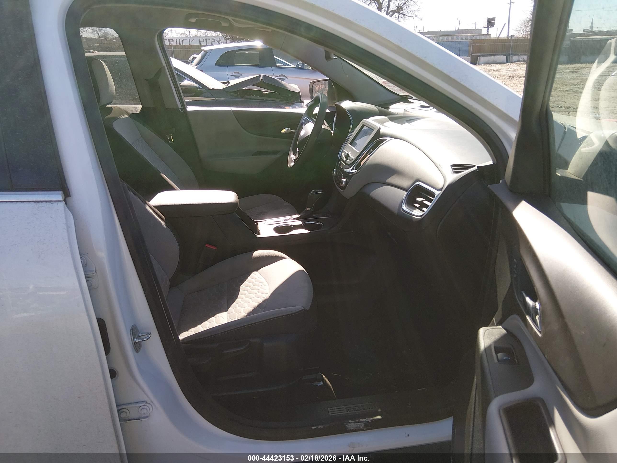 CHEVROLET EQUINOX image 5