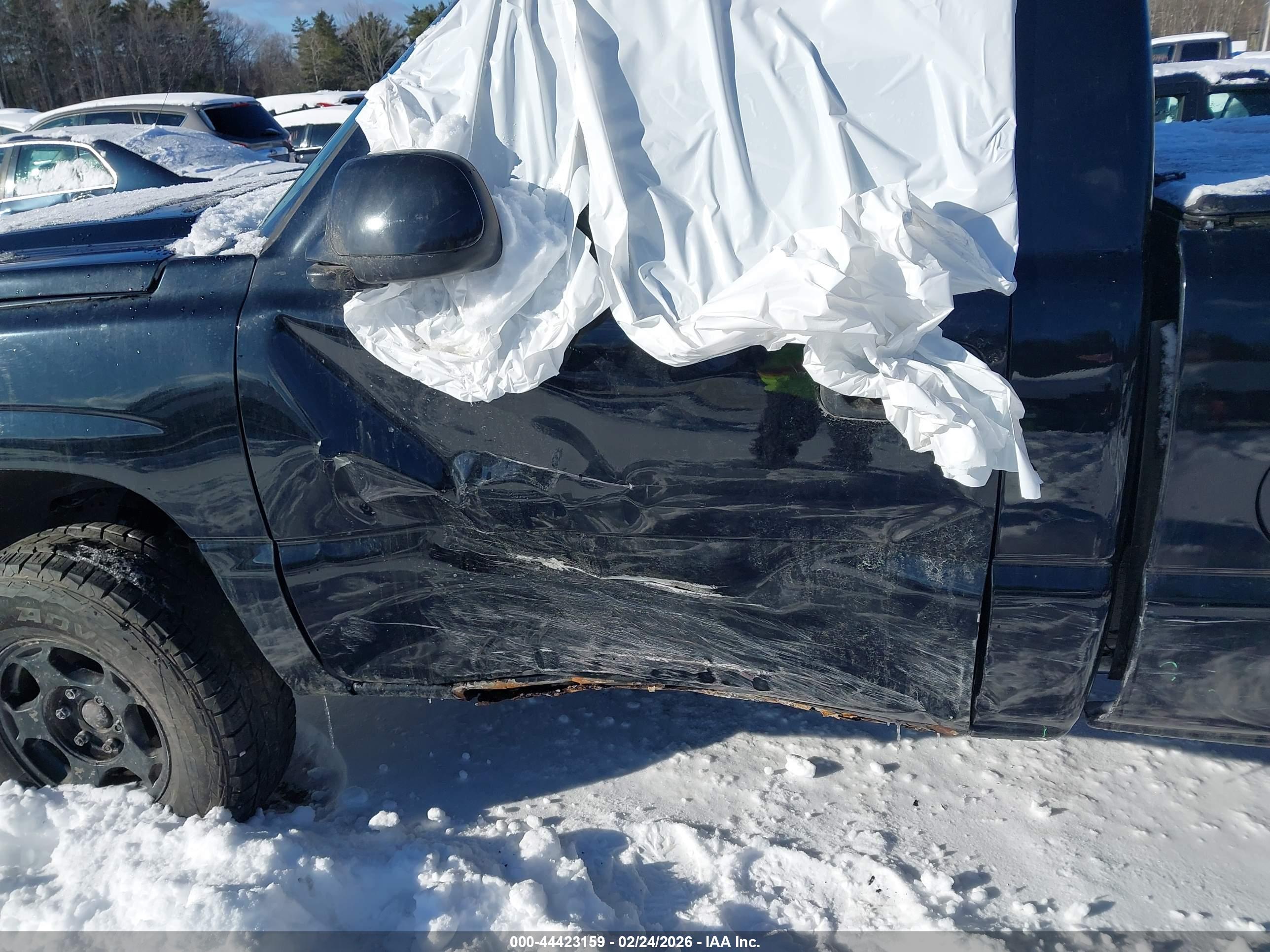 CHEVROLET SILVERADO image 6