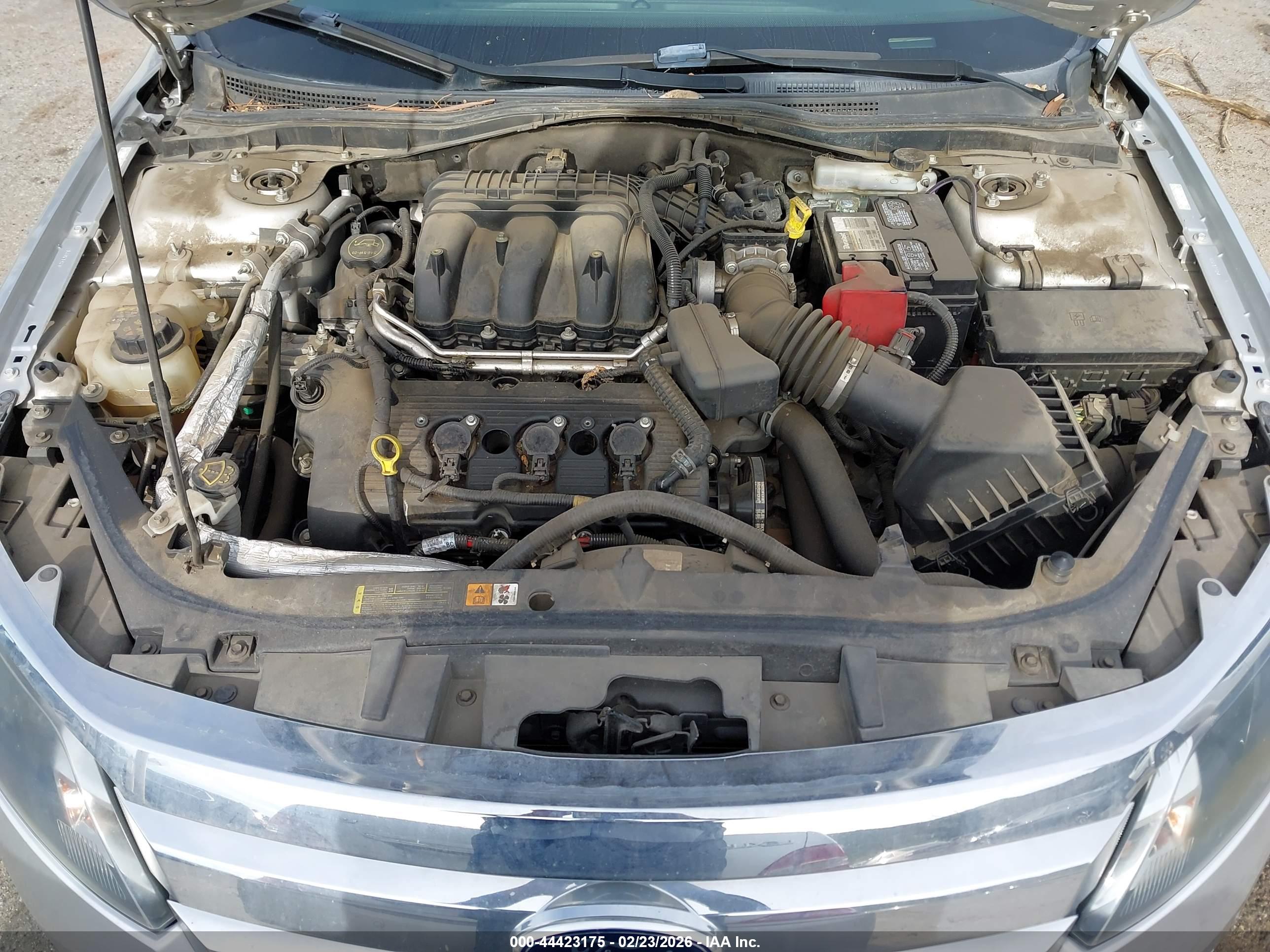 FORD FUSION image 10