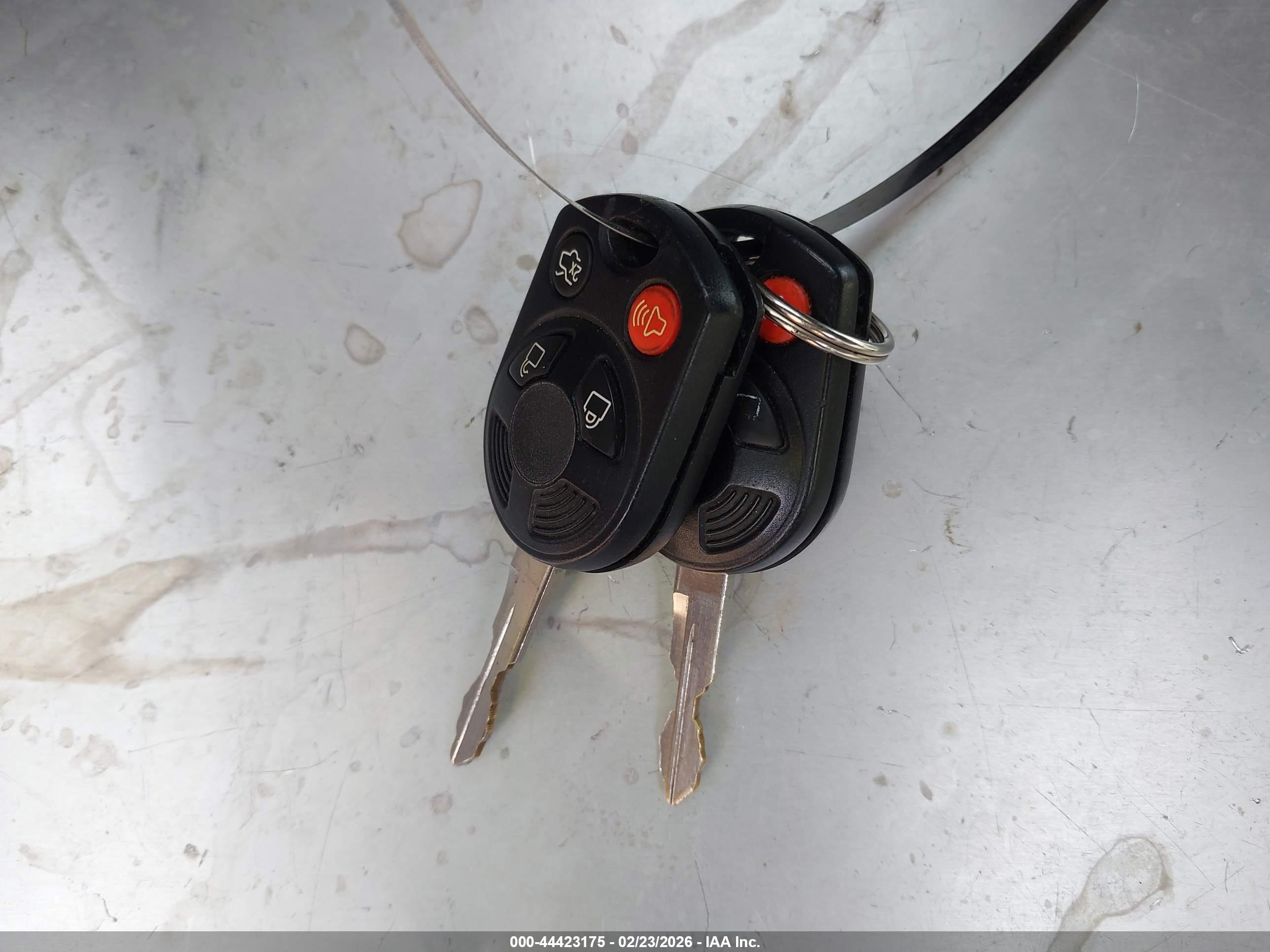 FORD FUSION image 11