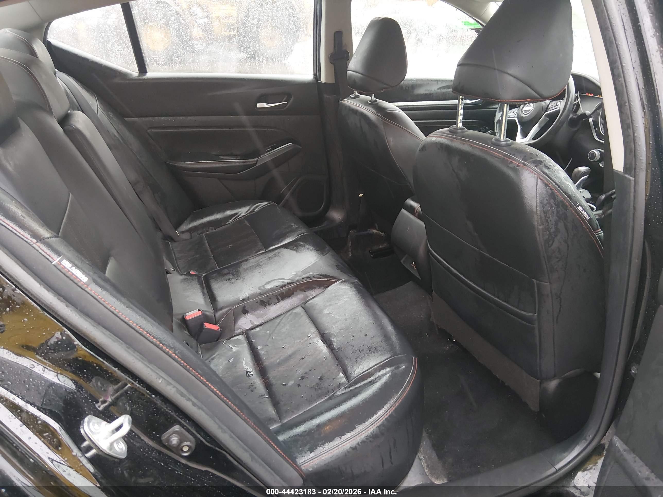 NISSAN ALTIMA image 8