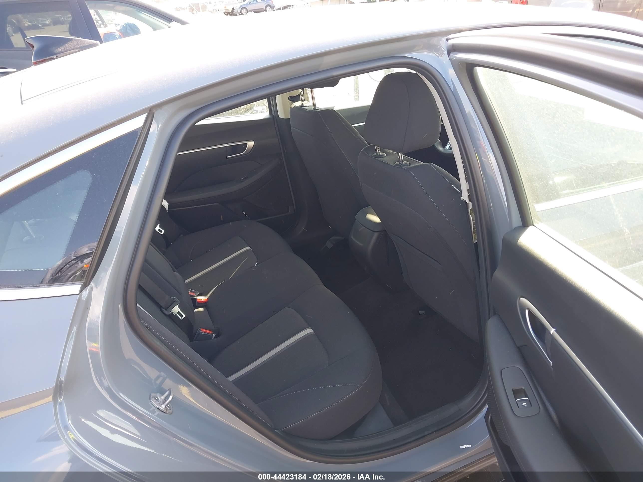 HYUNDAI SONATA image 8