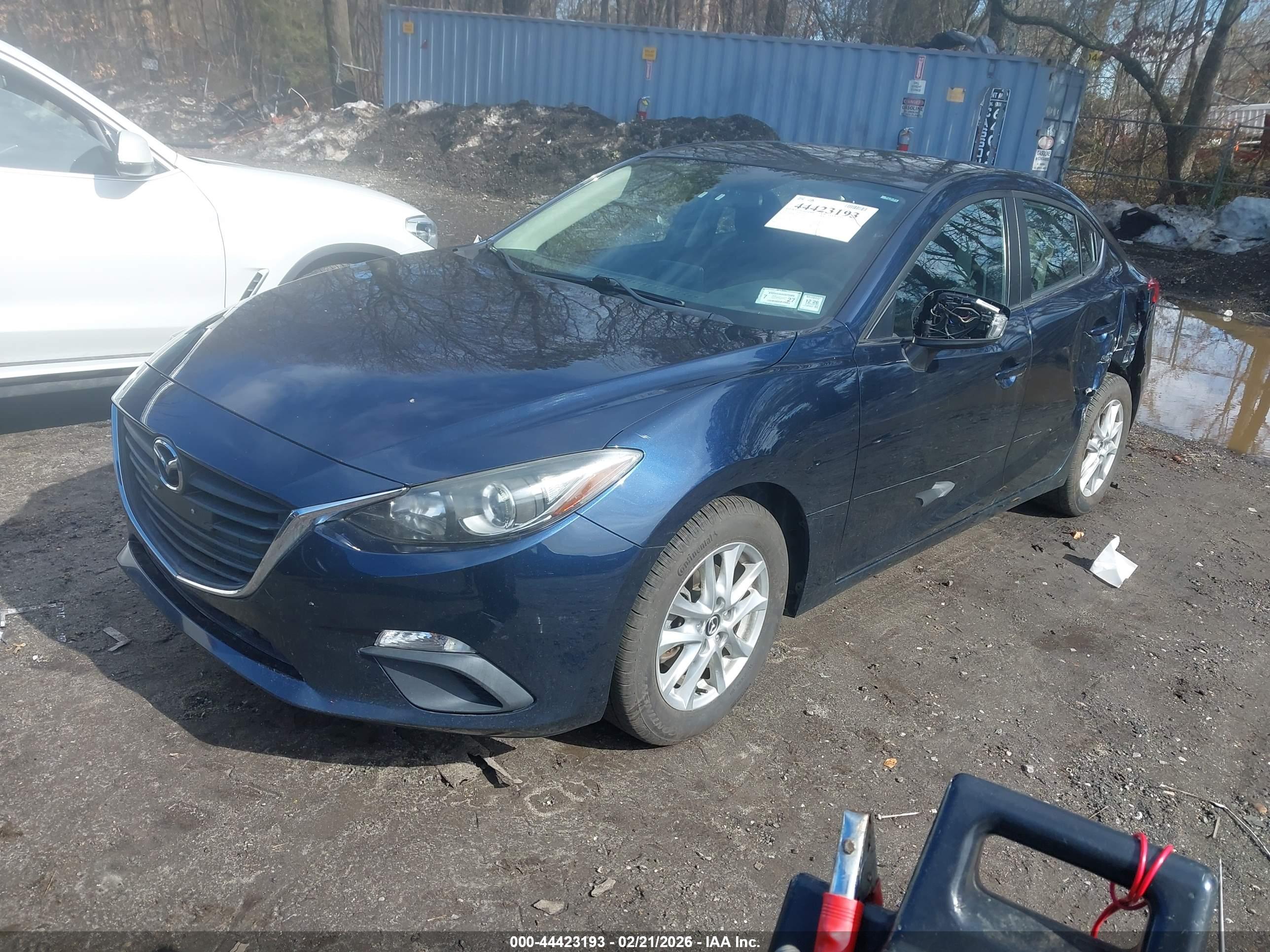 MAZDA MAZDA3 image 2