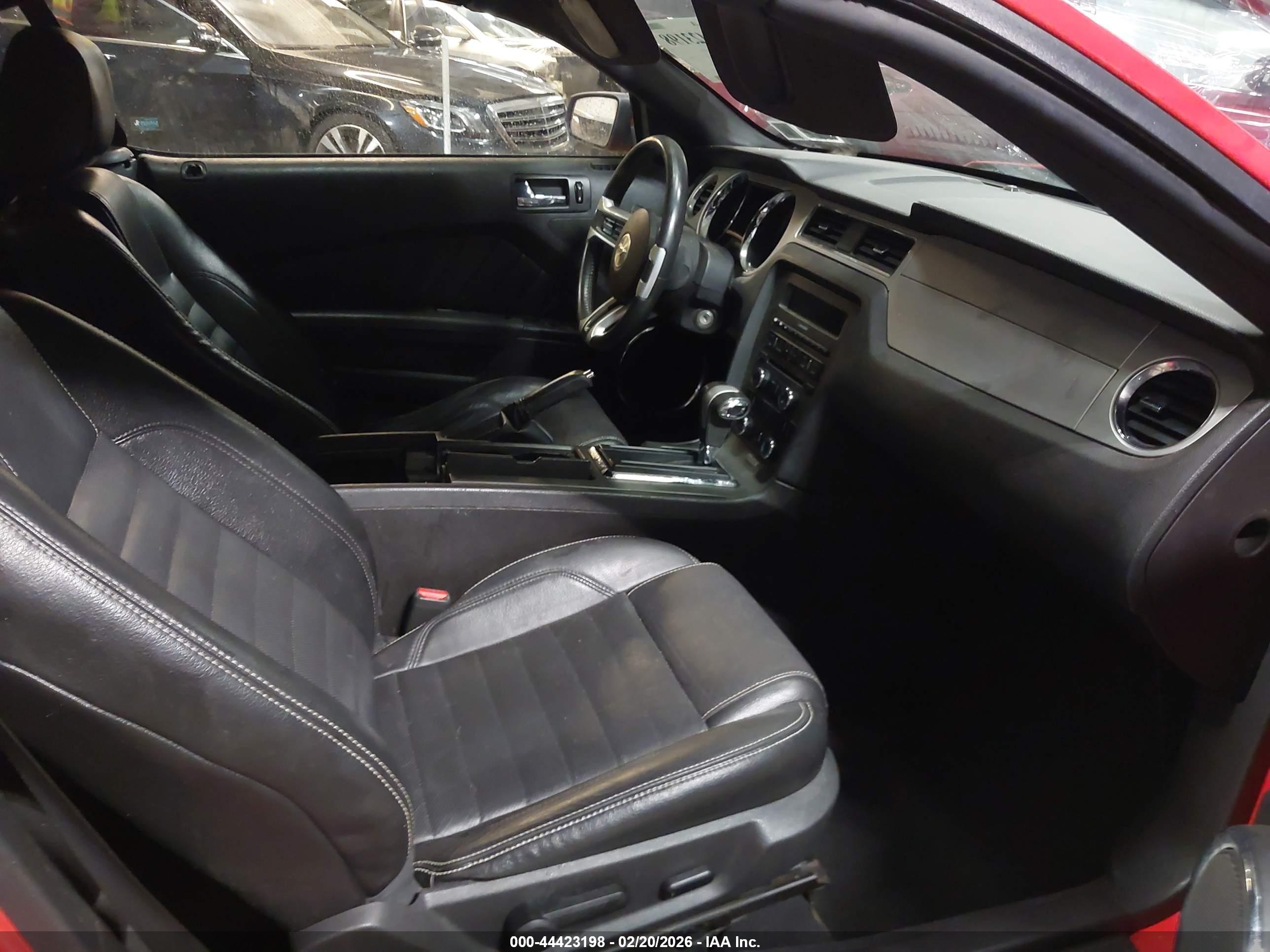 FORD MUSTANG image 5