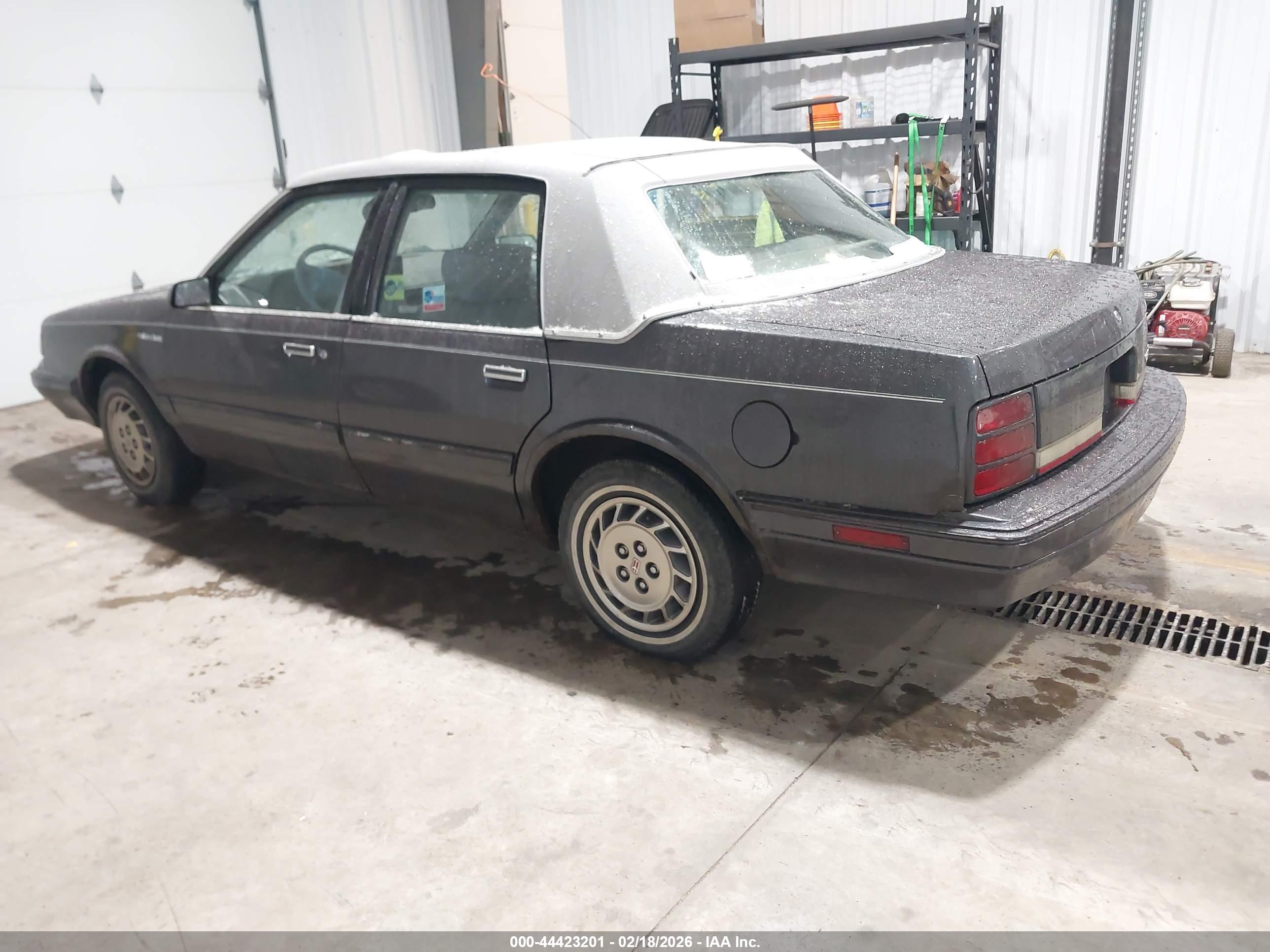 OLDSMOBILE CUTLASS image 3