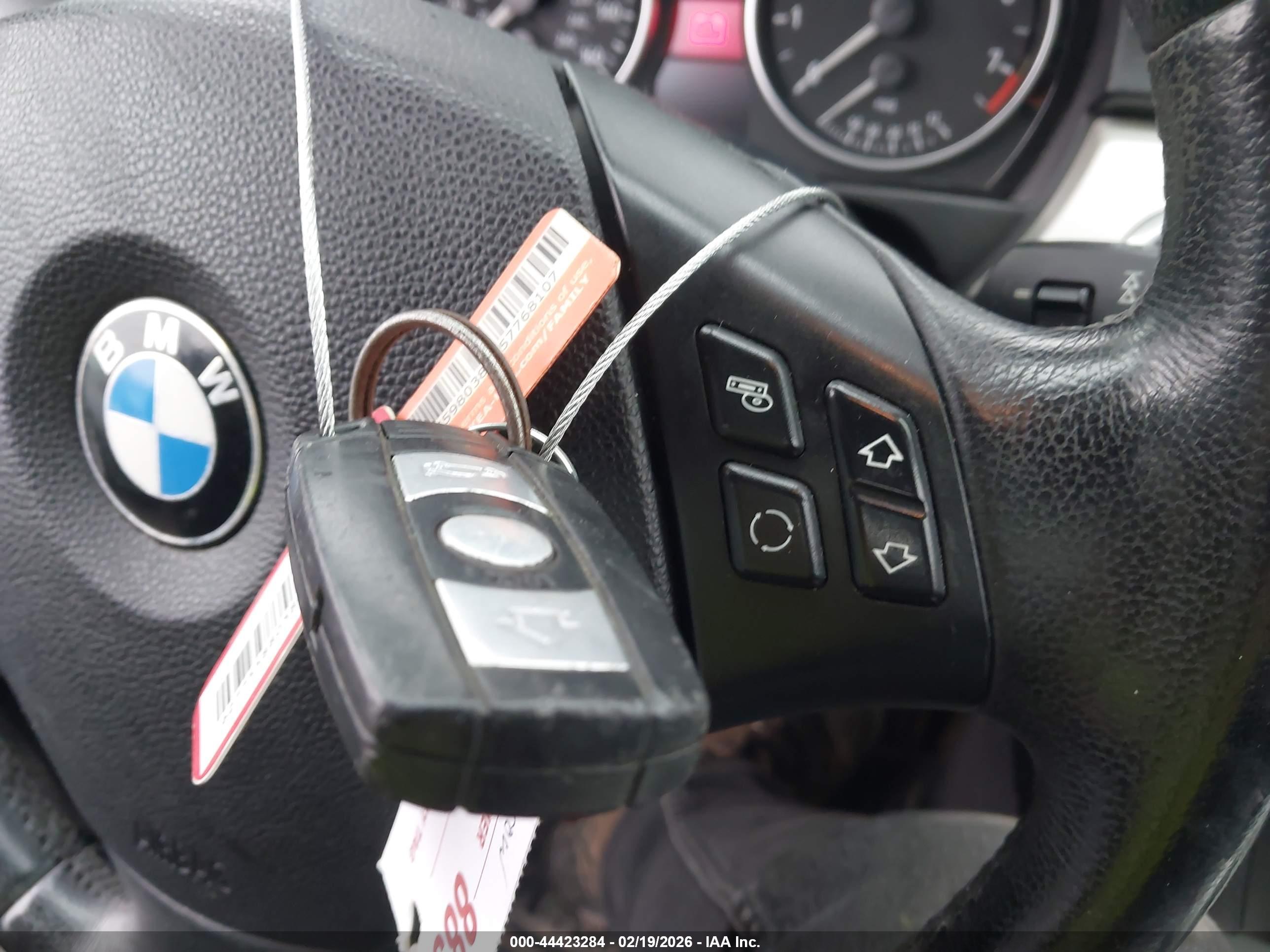 BMW 325I image 11