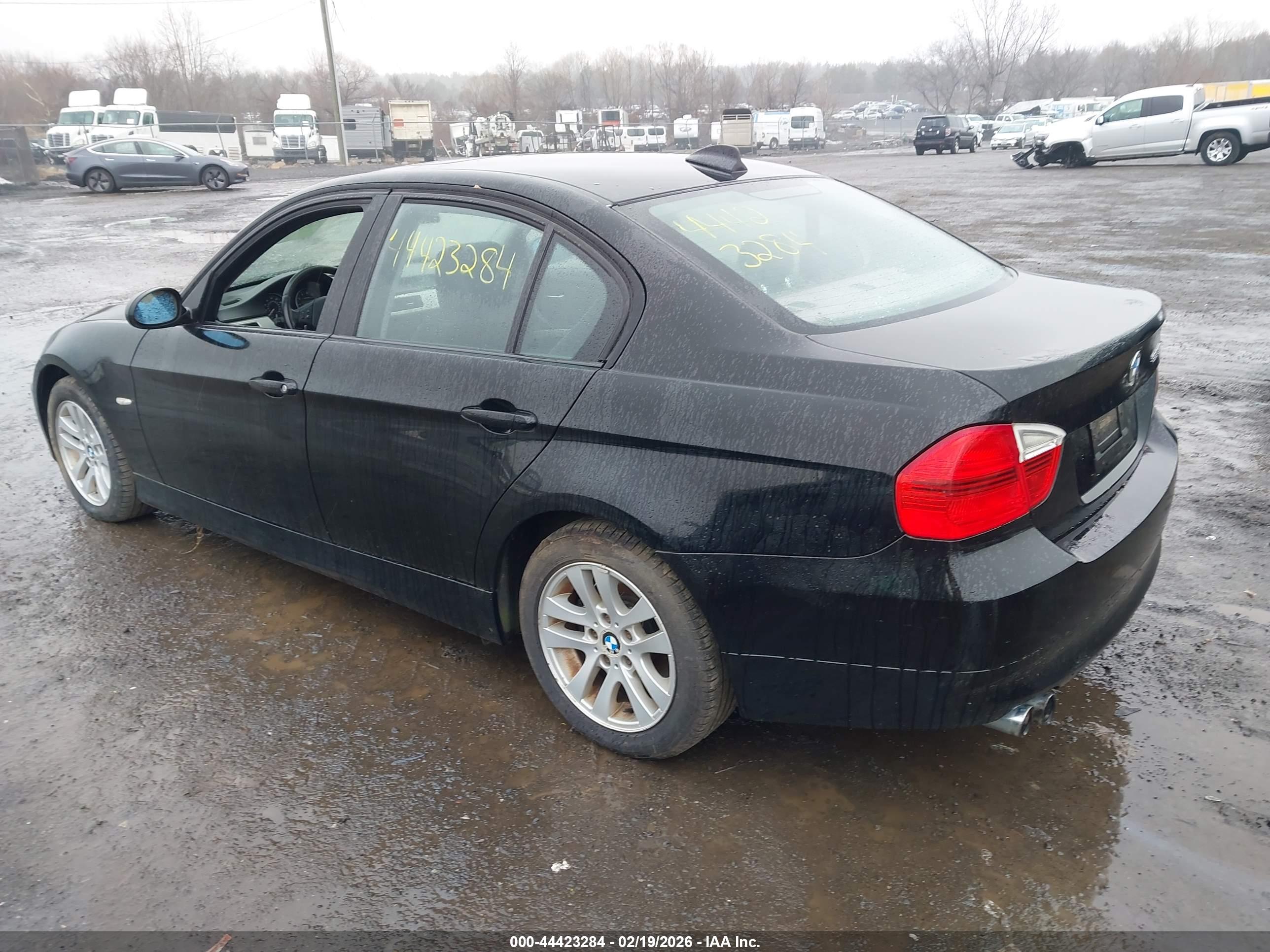 BMW 325I image 3