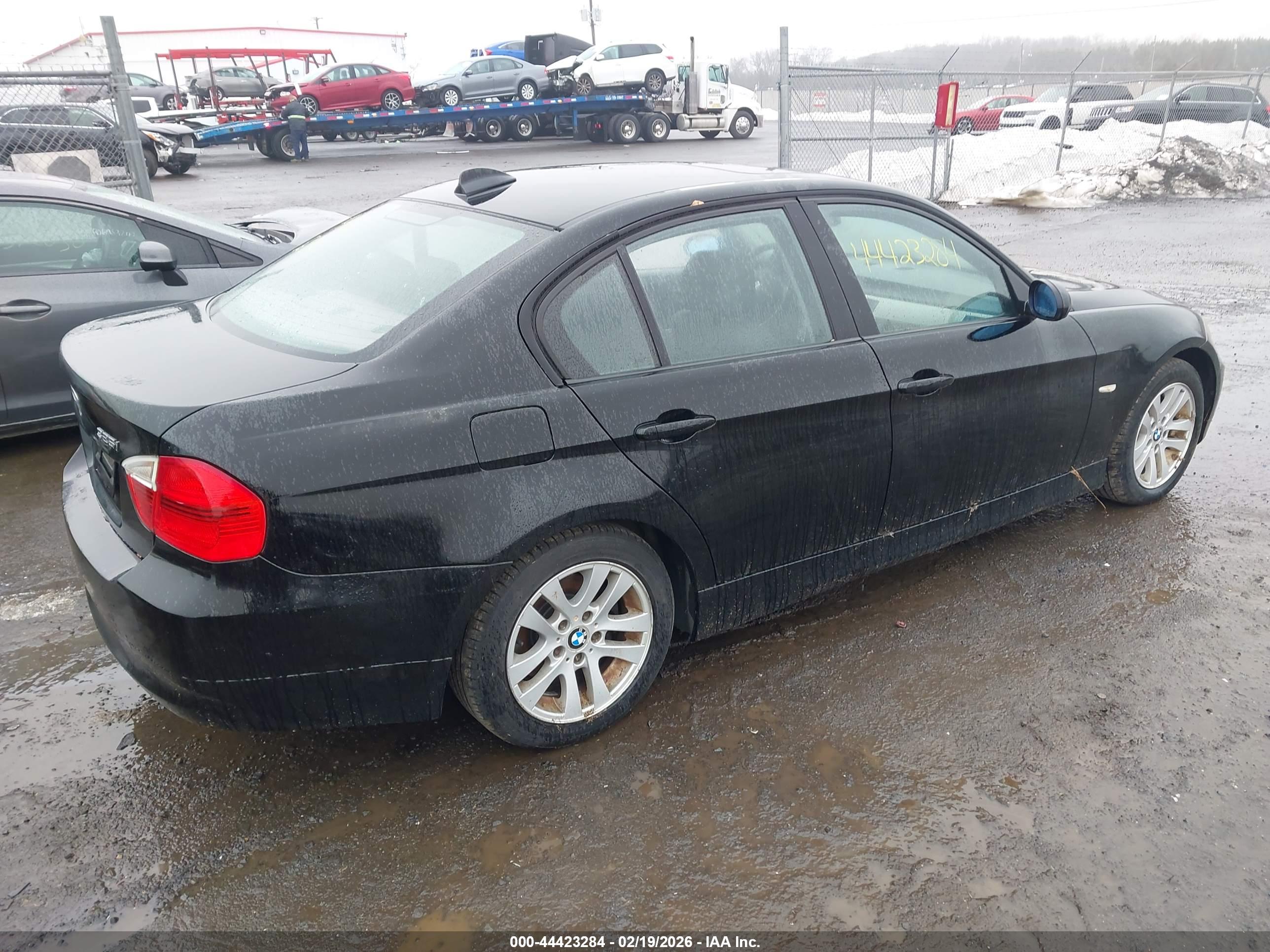 BMW 325I image 4