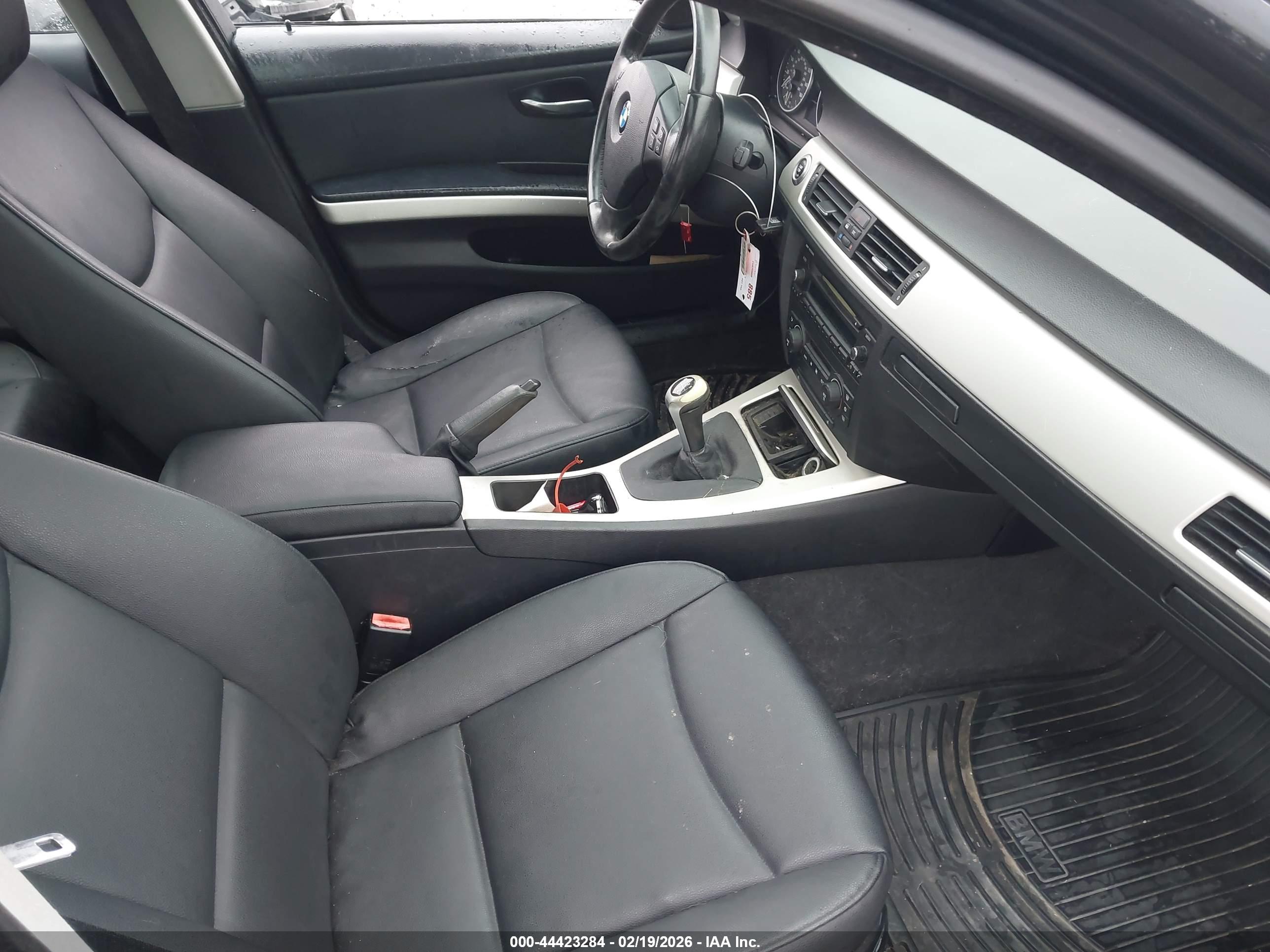 BMW 325I image 5