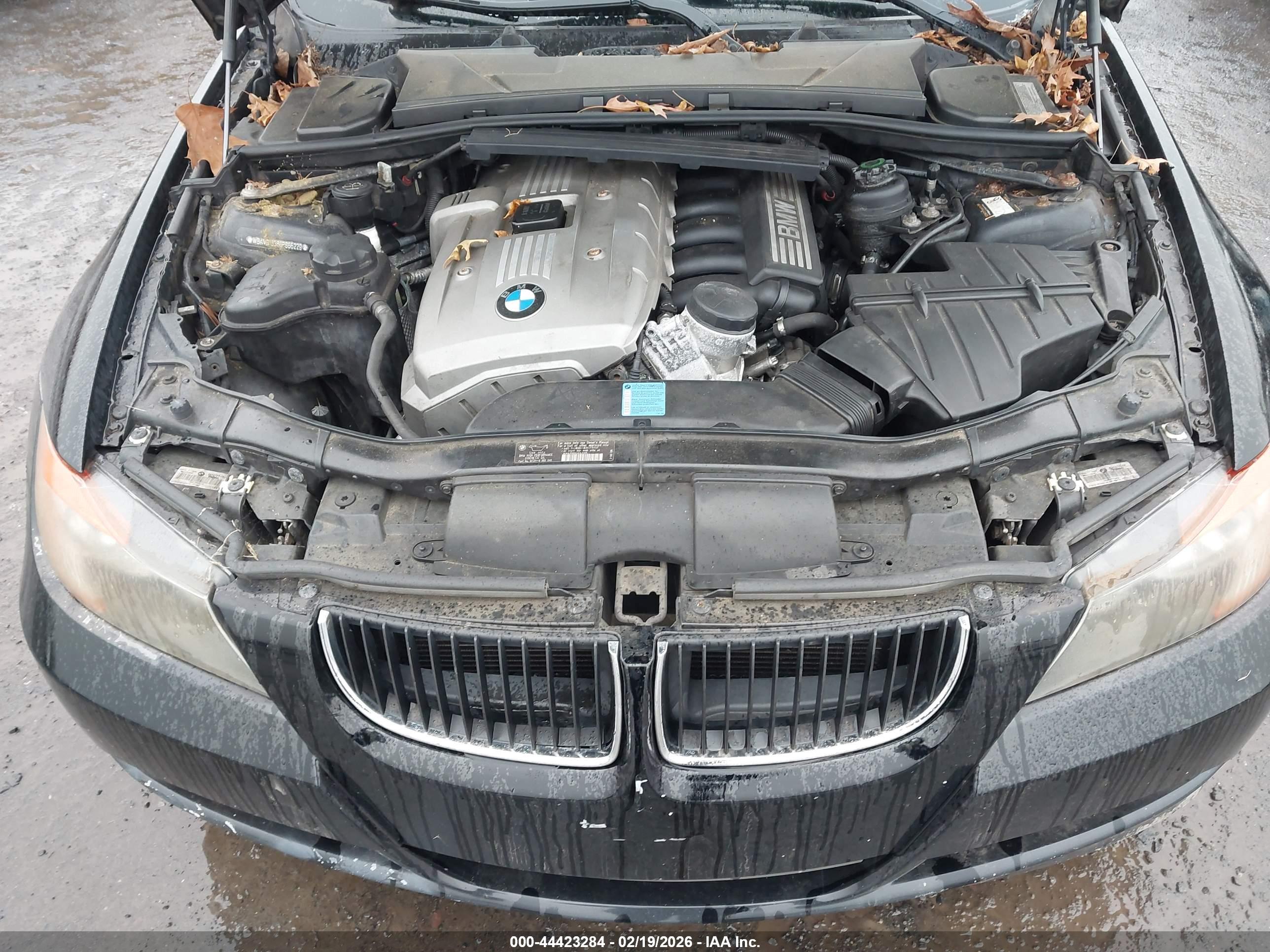 BMW 325I image 6