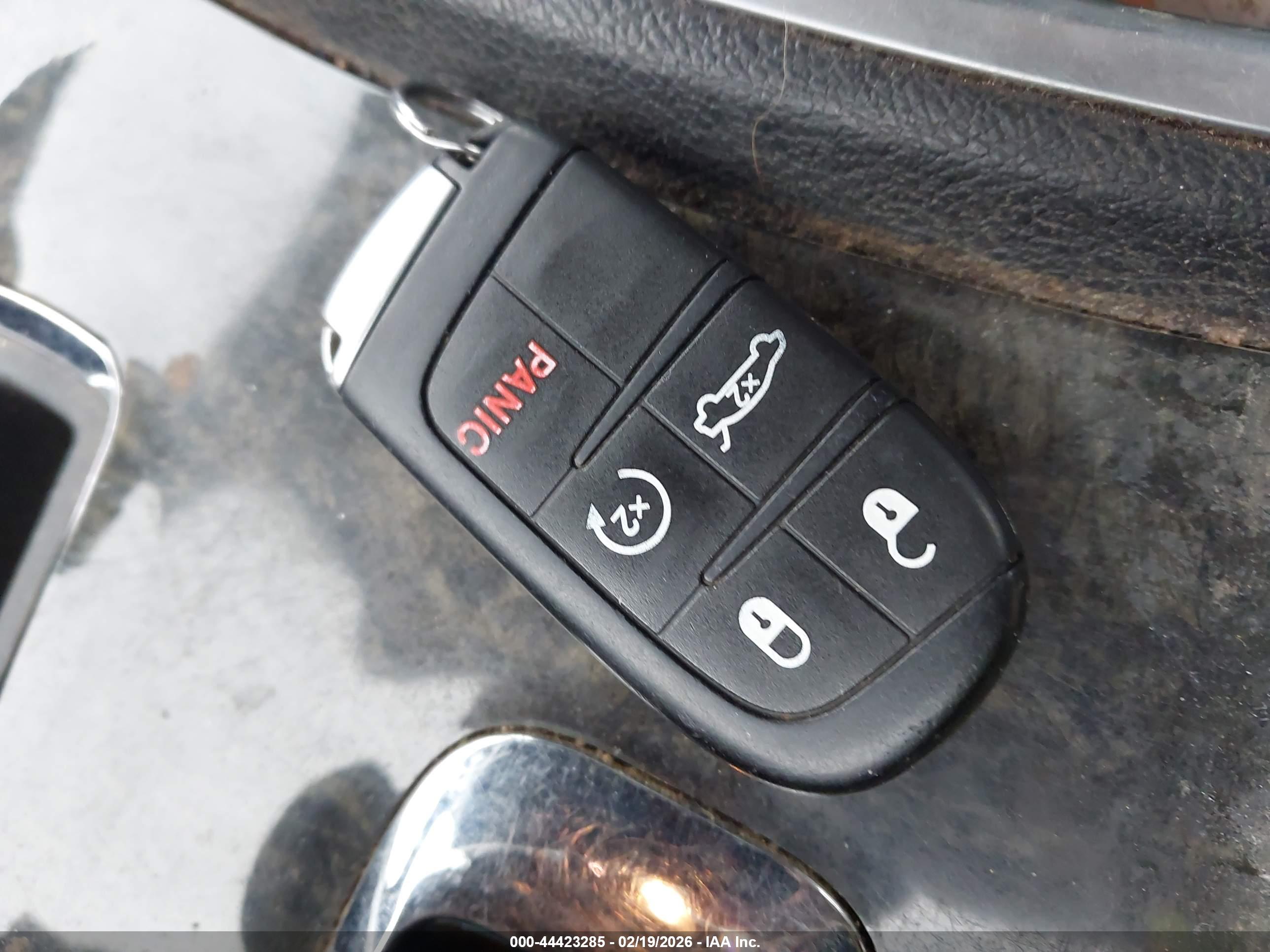 CHRYSLER 300C image 11