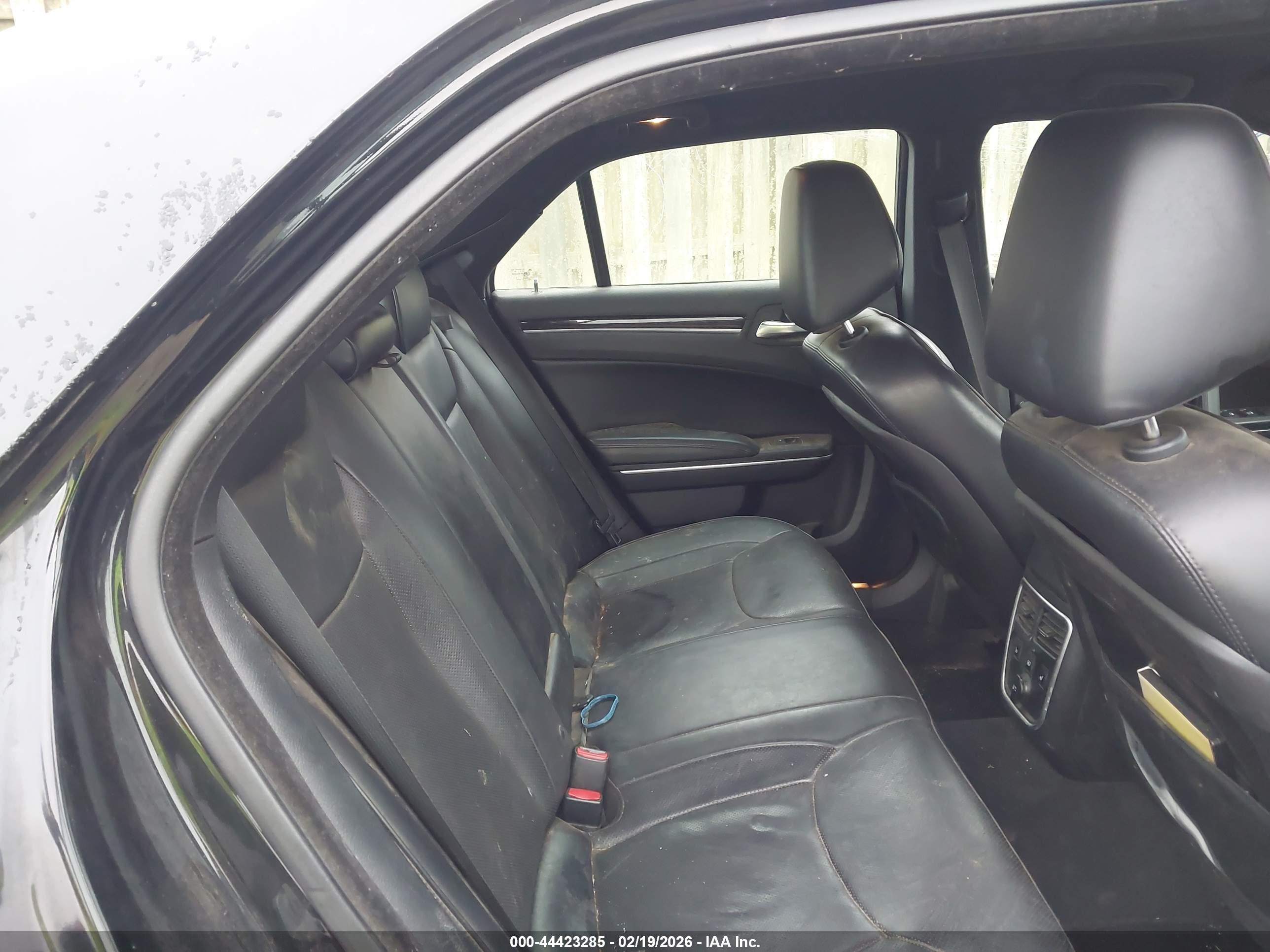 CHRYSLER 300C image 8