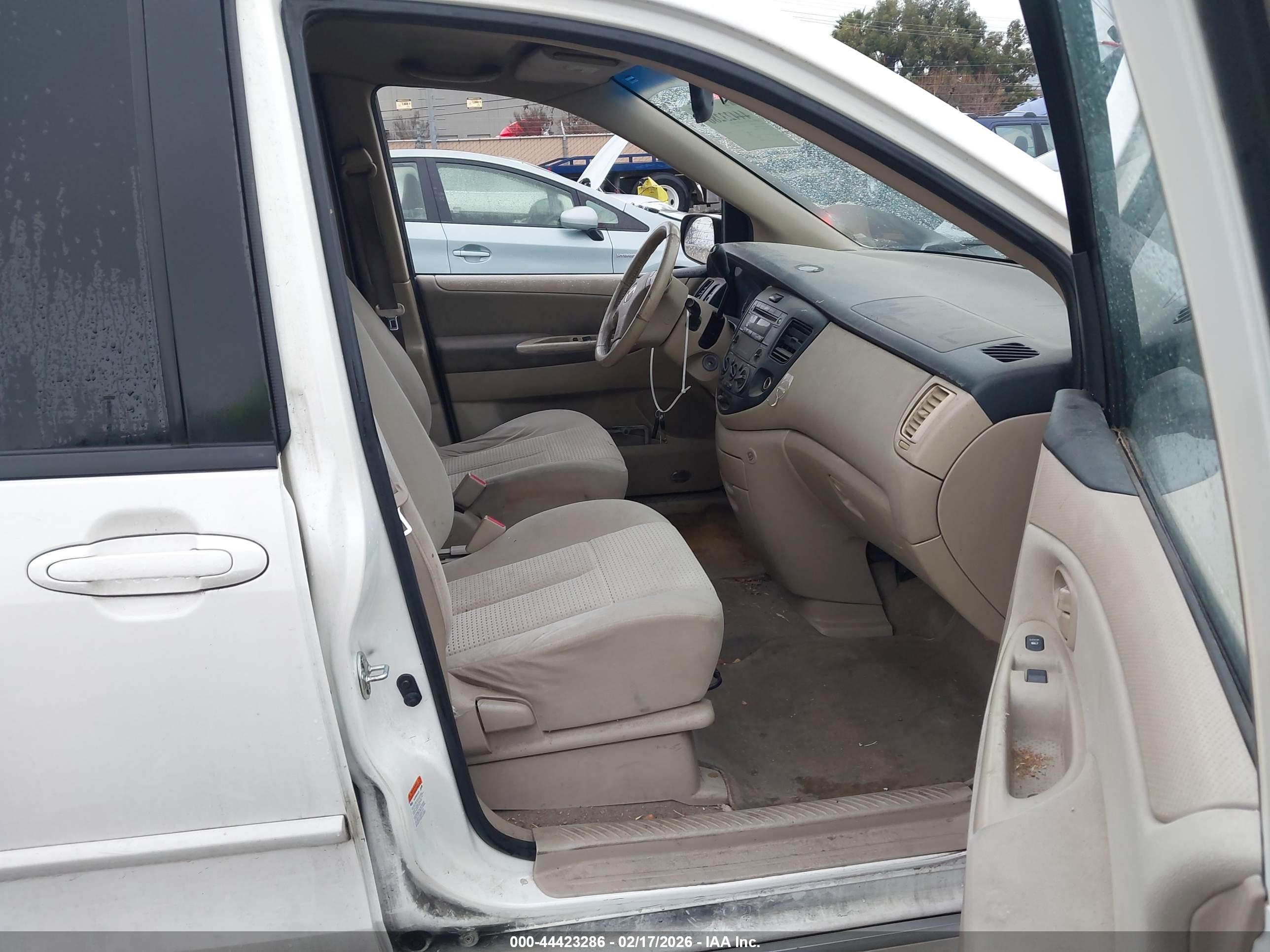 MAZDA MPV image 5