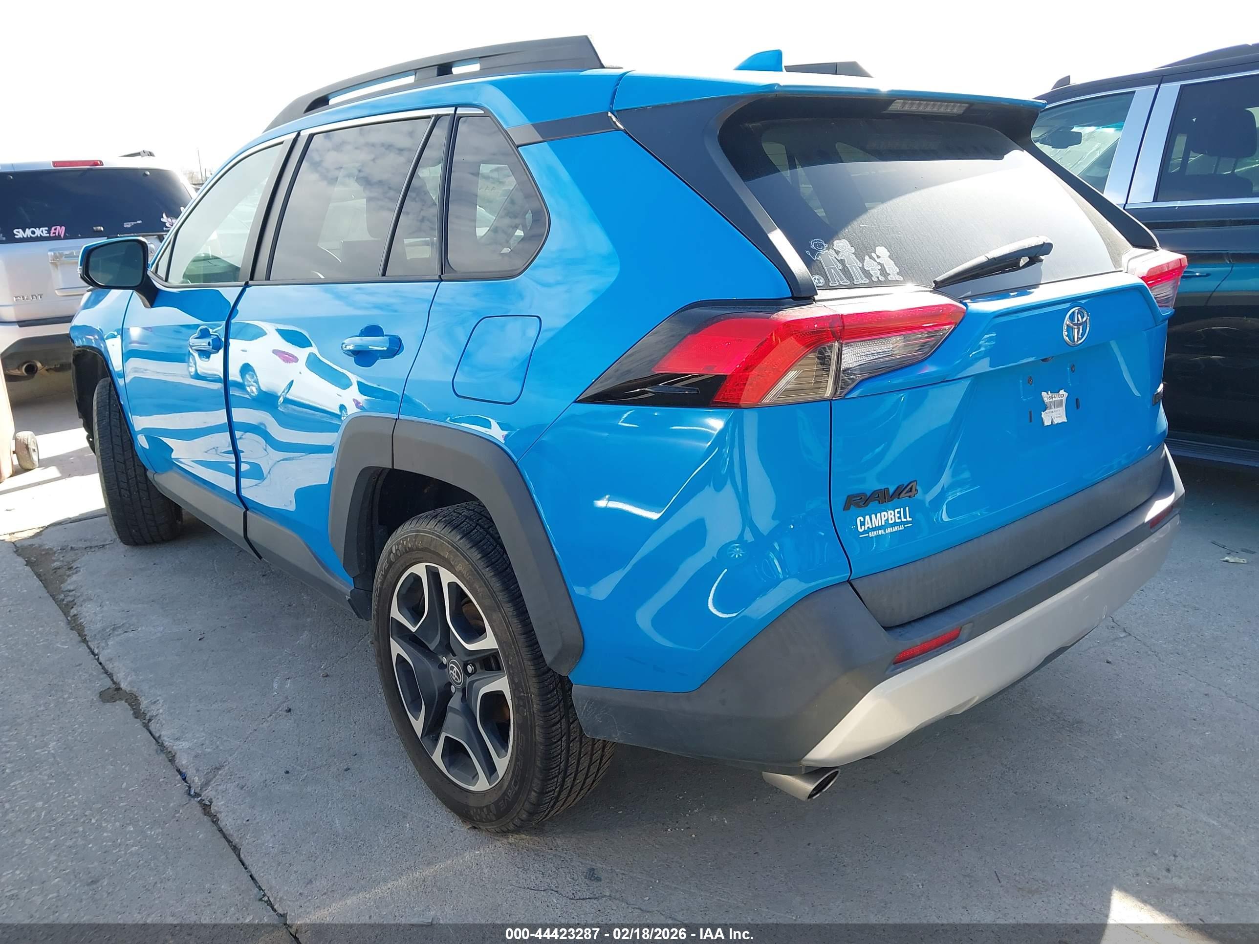 TOYOTA RAV4 image 3