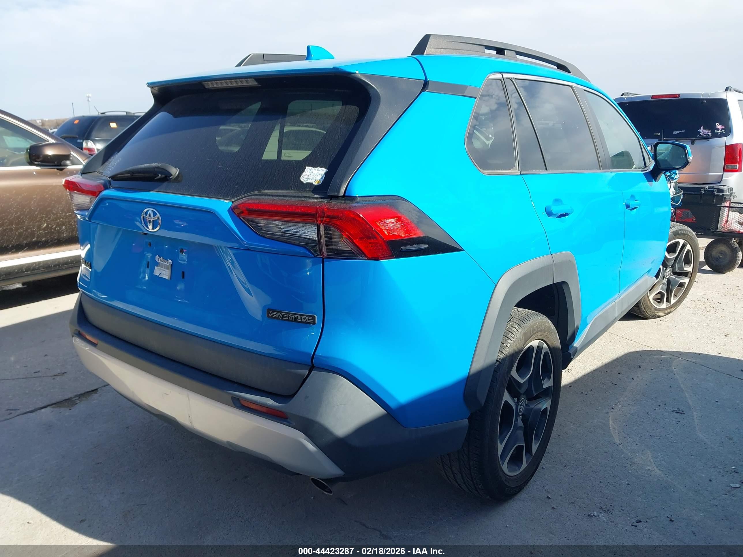 TOYOTA RAV4 image 4
