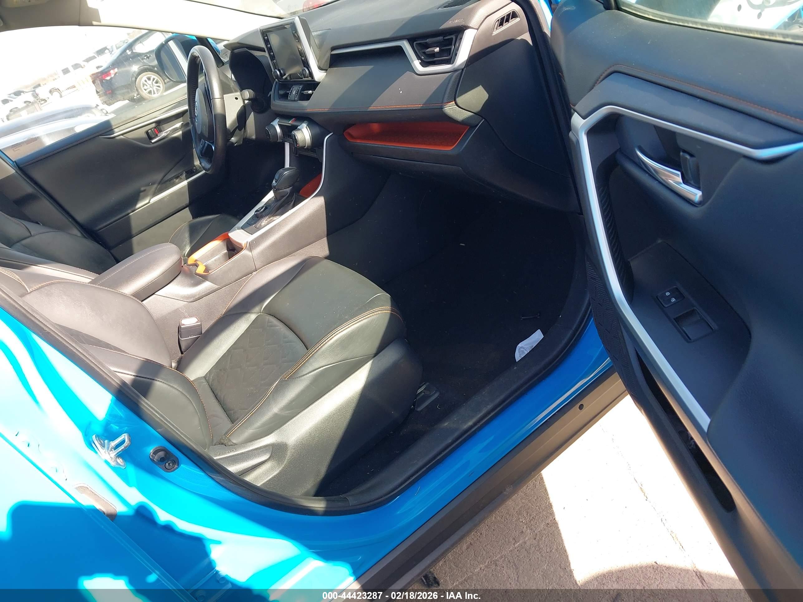 TOYOTA RAV4 image 5