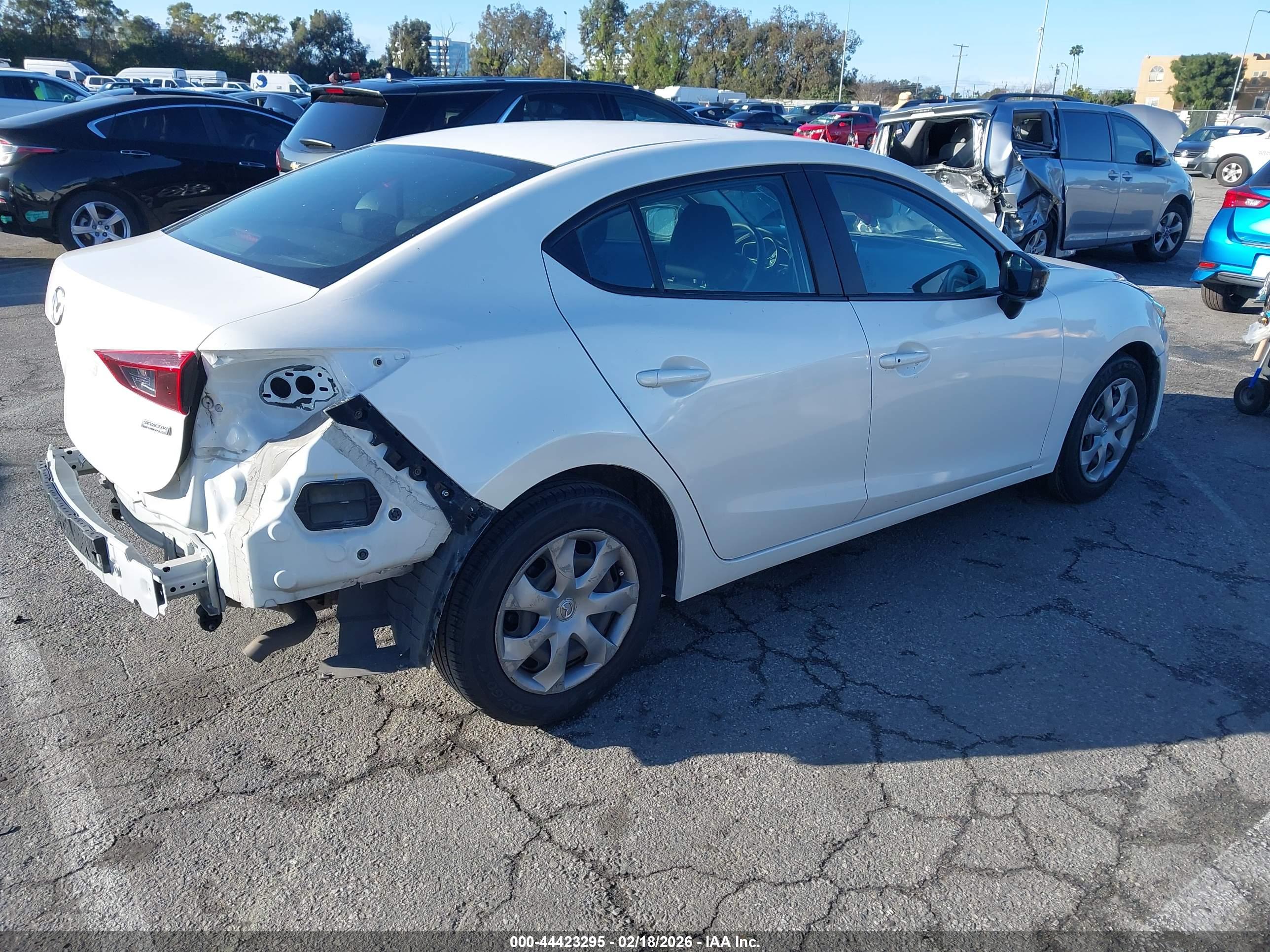 MAZDA MAZDA3 image 4