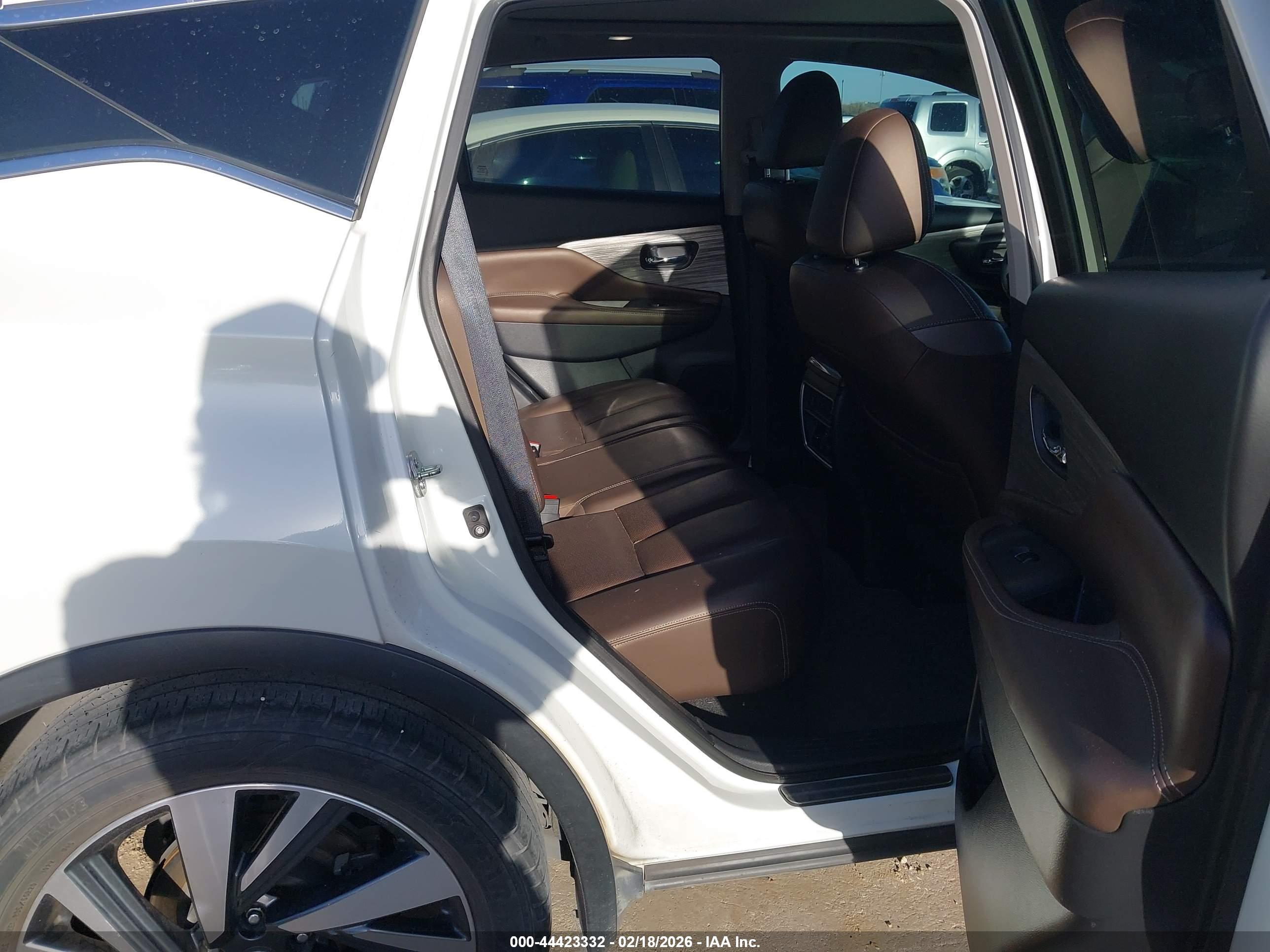 NISSAN MURANO image 8