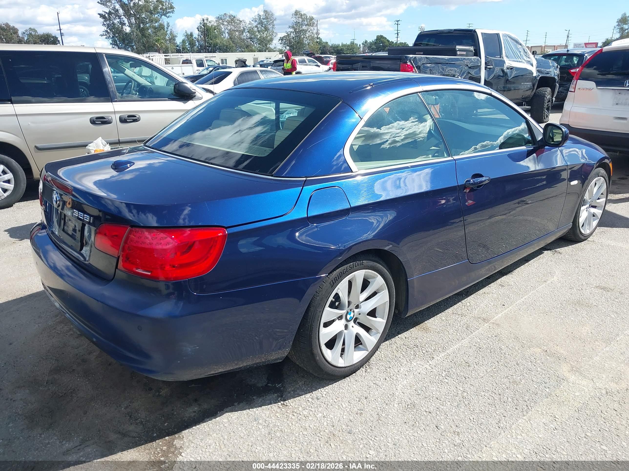 BMW 328I image 4