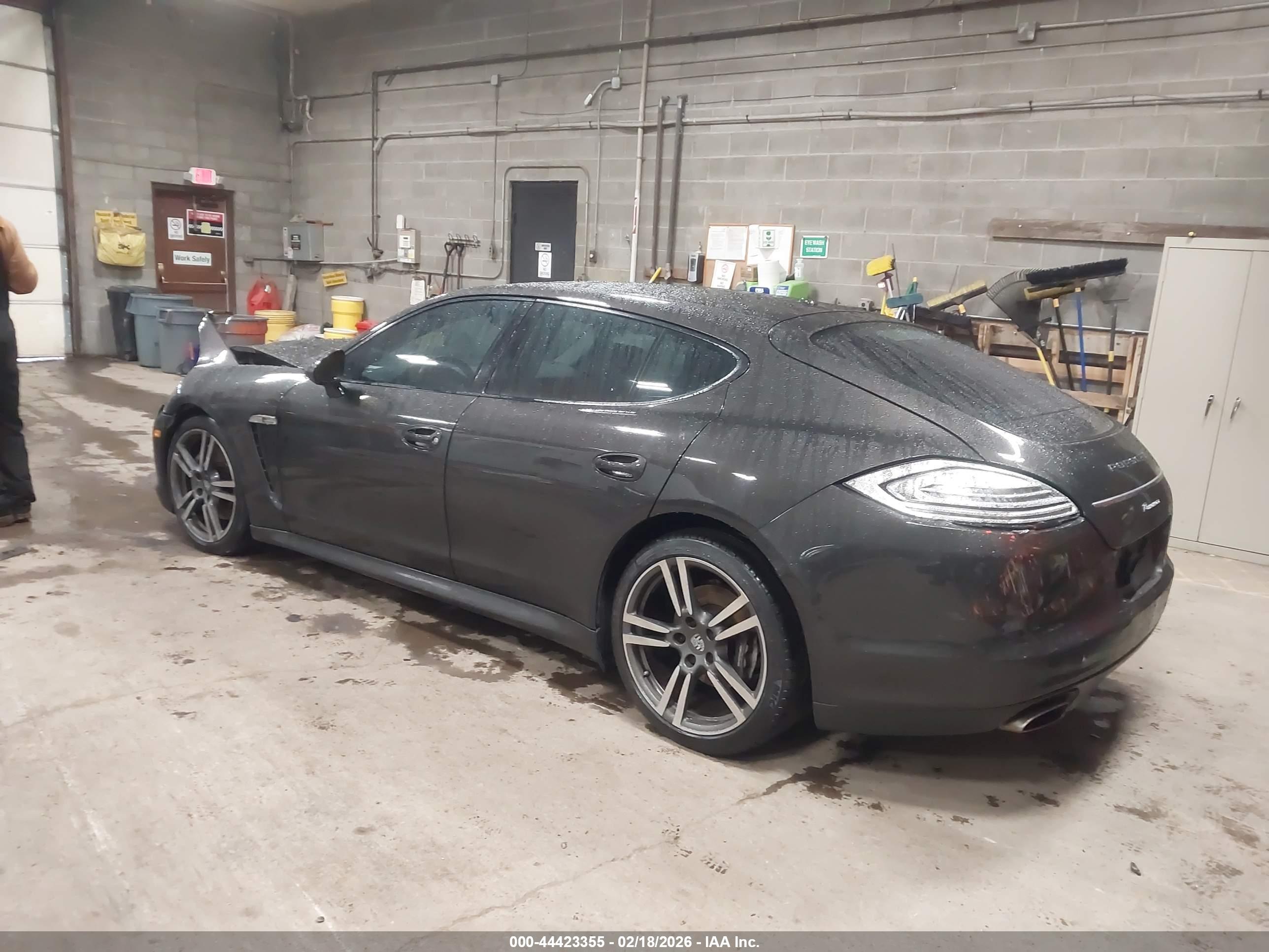 PORSCHE PANAMERA image 3
