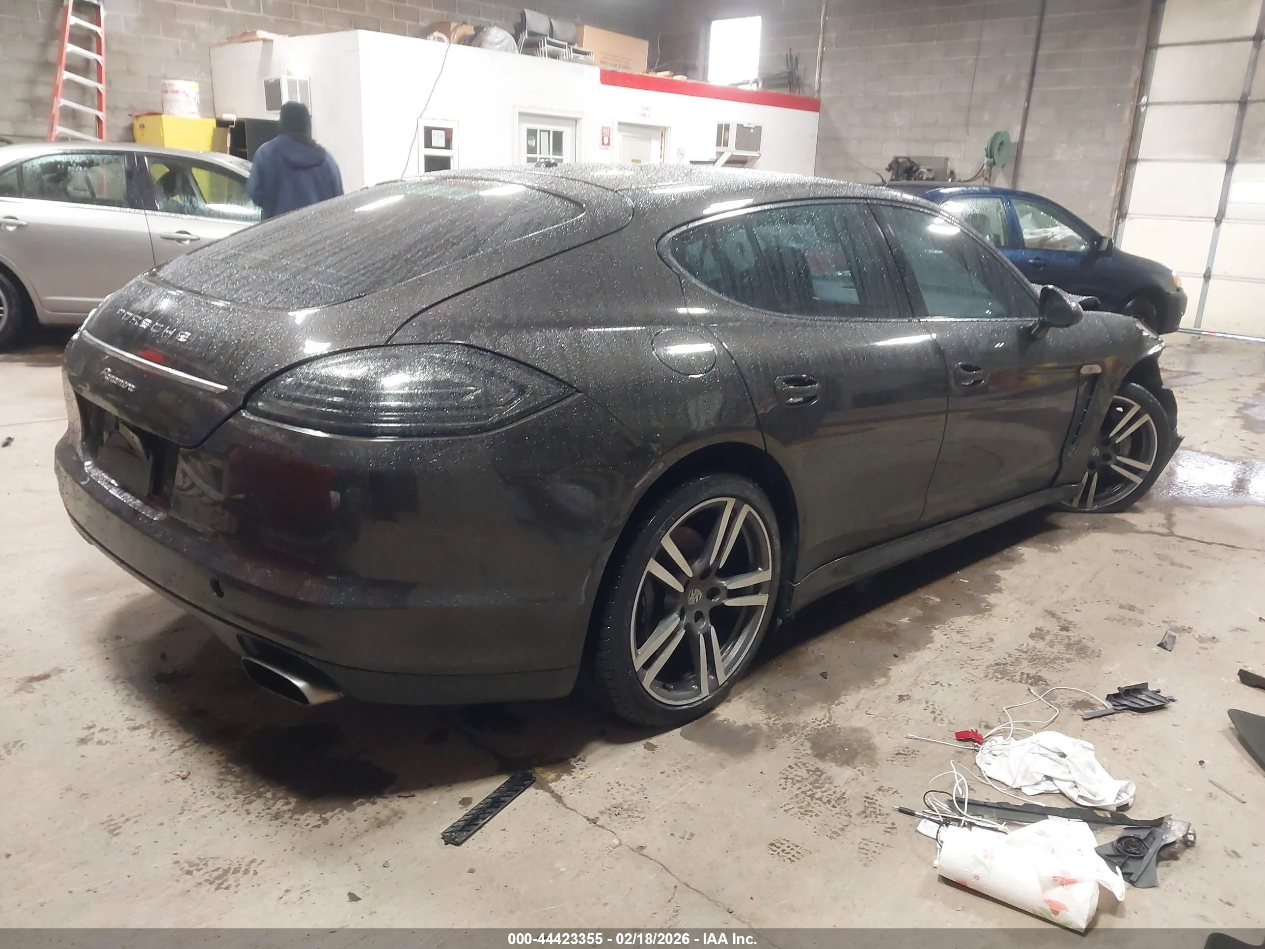 PORSCHE PANAMERA image 4