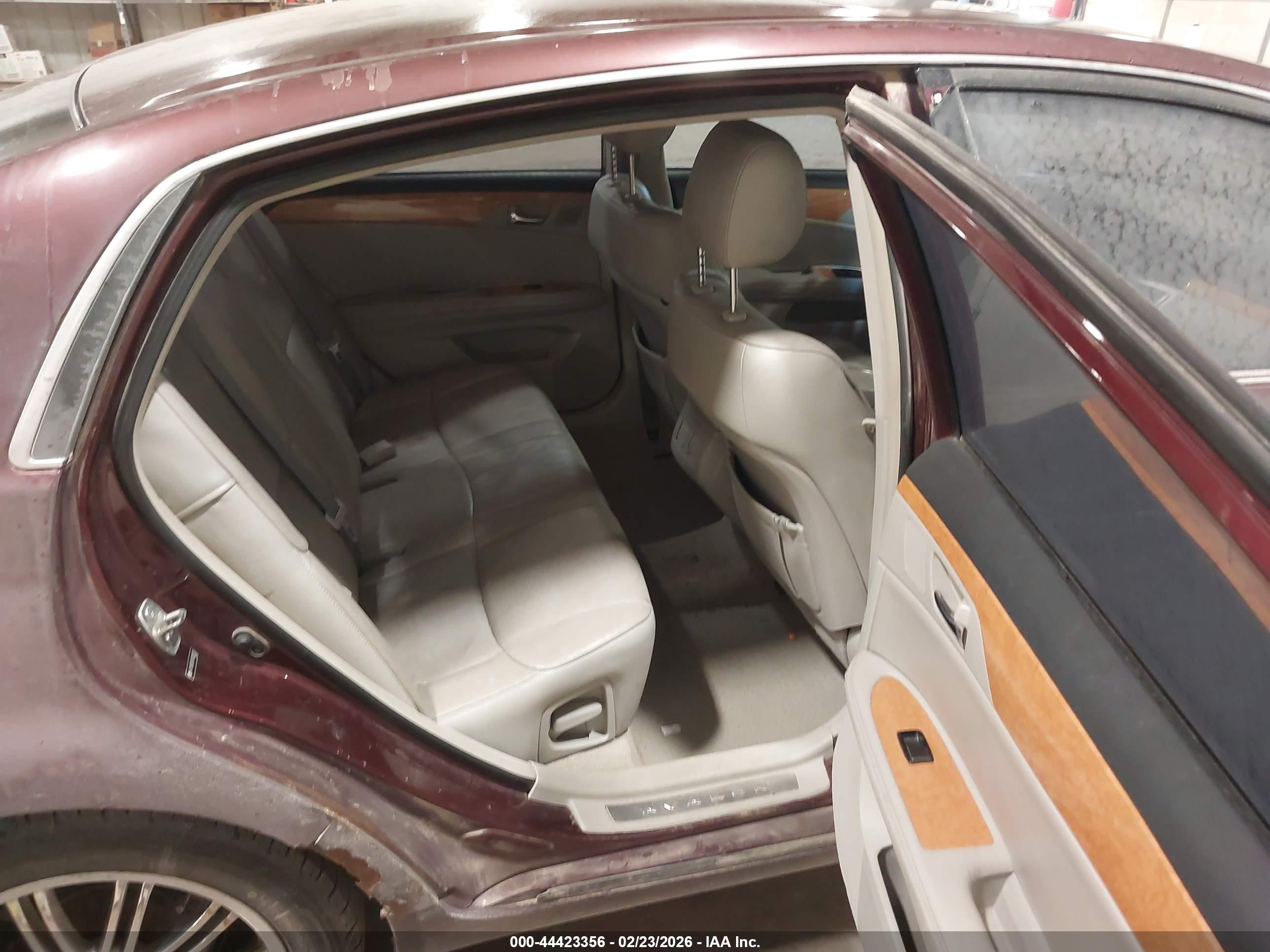 TOYOTA AVALON image 8