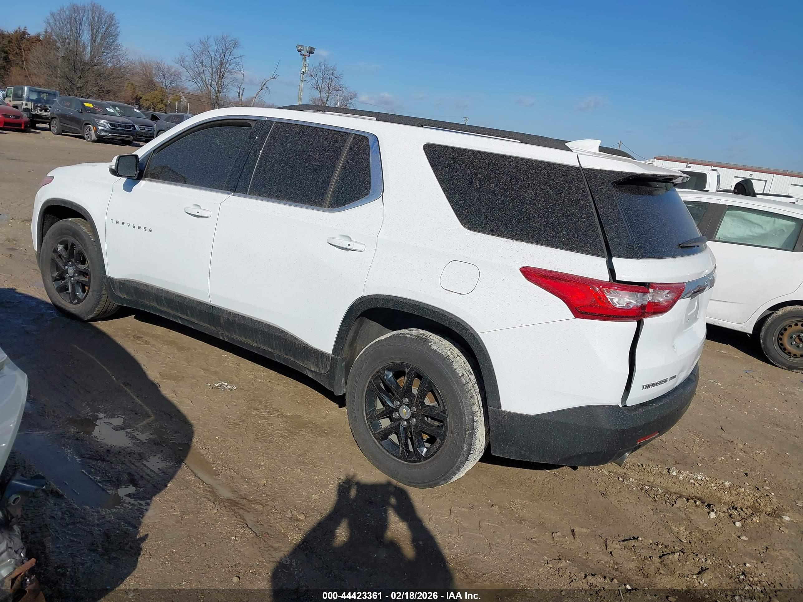 CHEVROLET TRAVERSE image 3