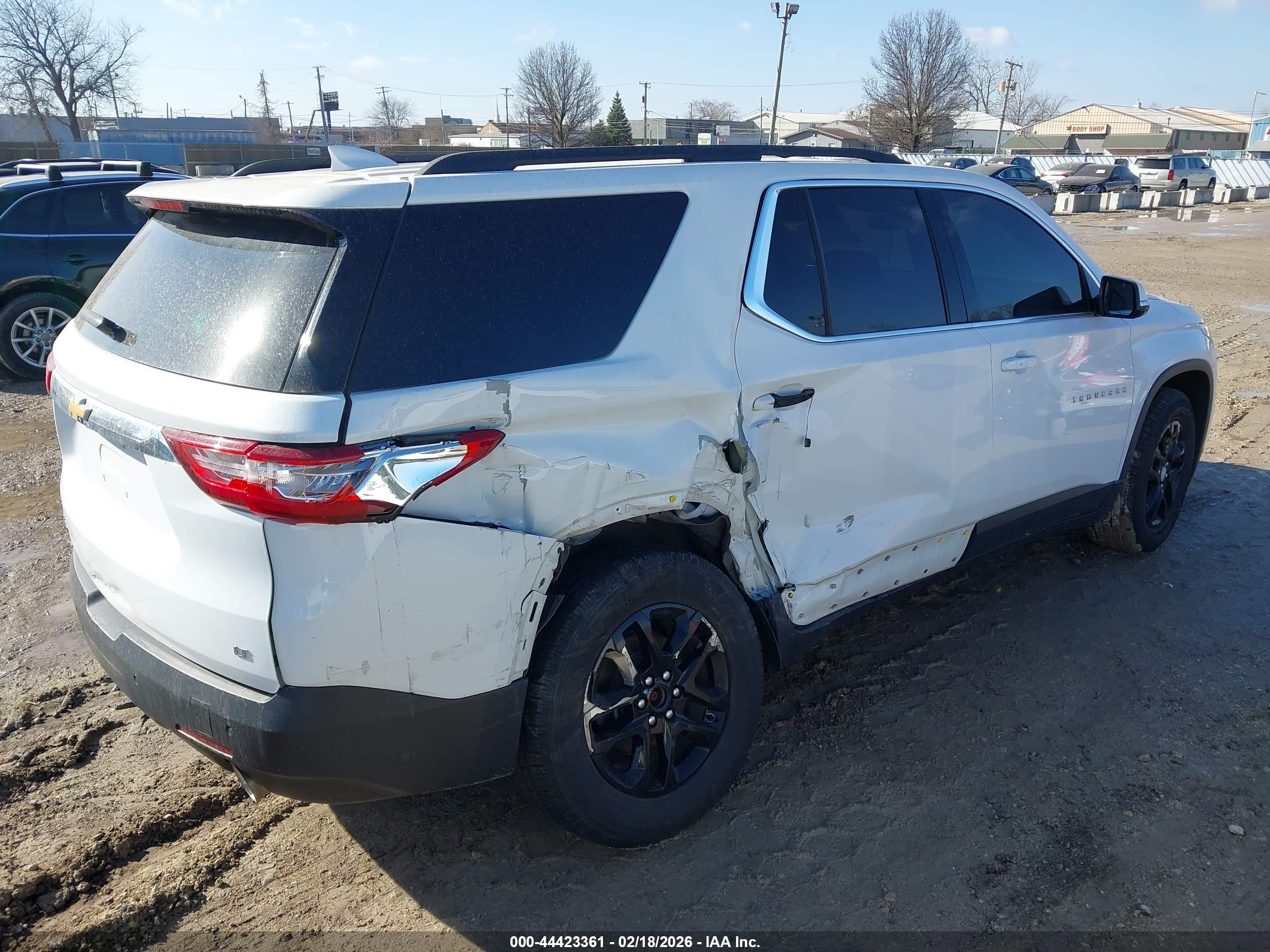 CHEVROLET TRAVERSE image 4