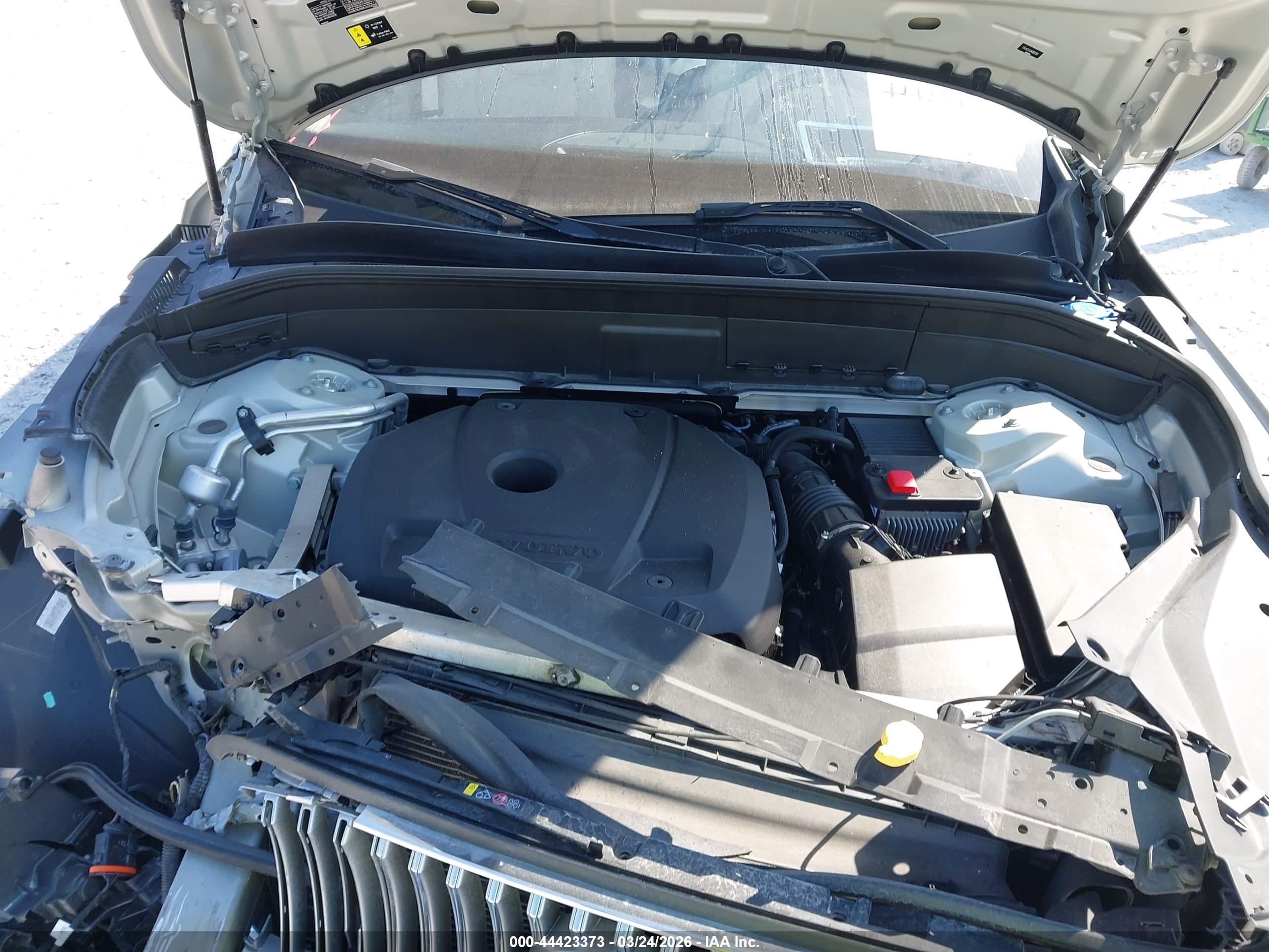 VOLVO XC90 image 10