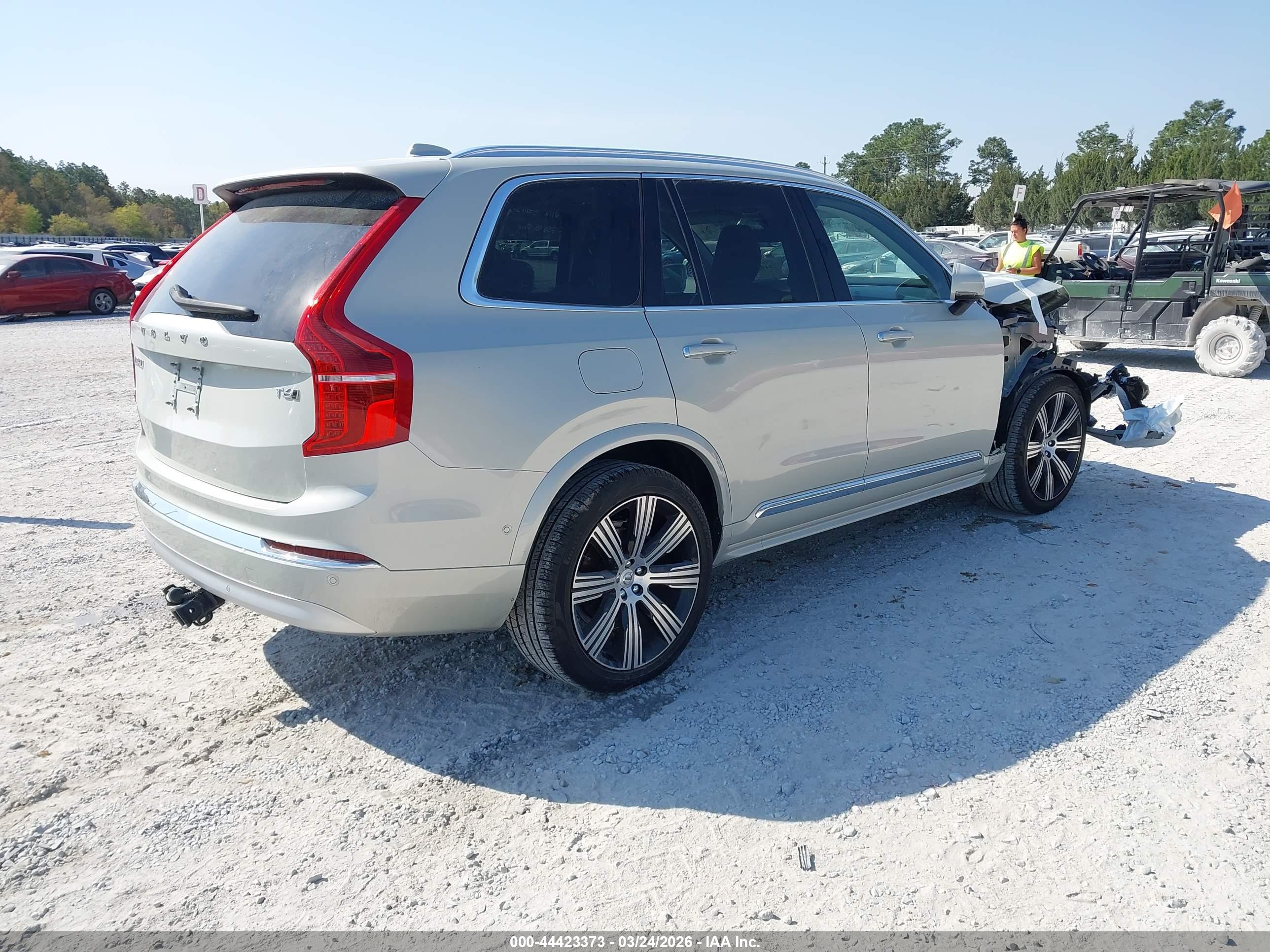 VOLVO XC90 image 4