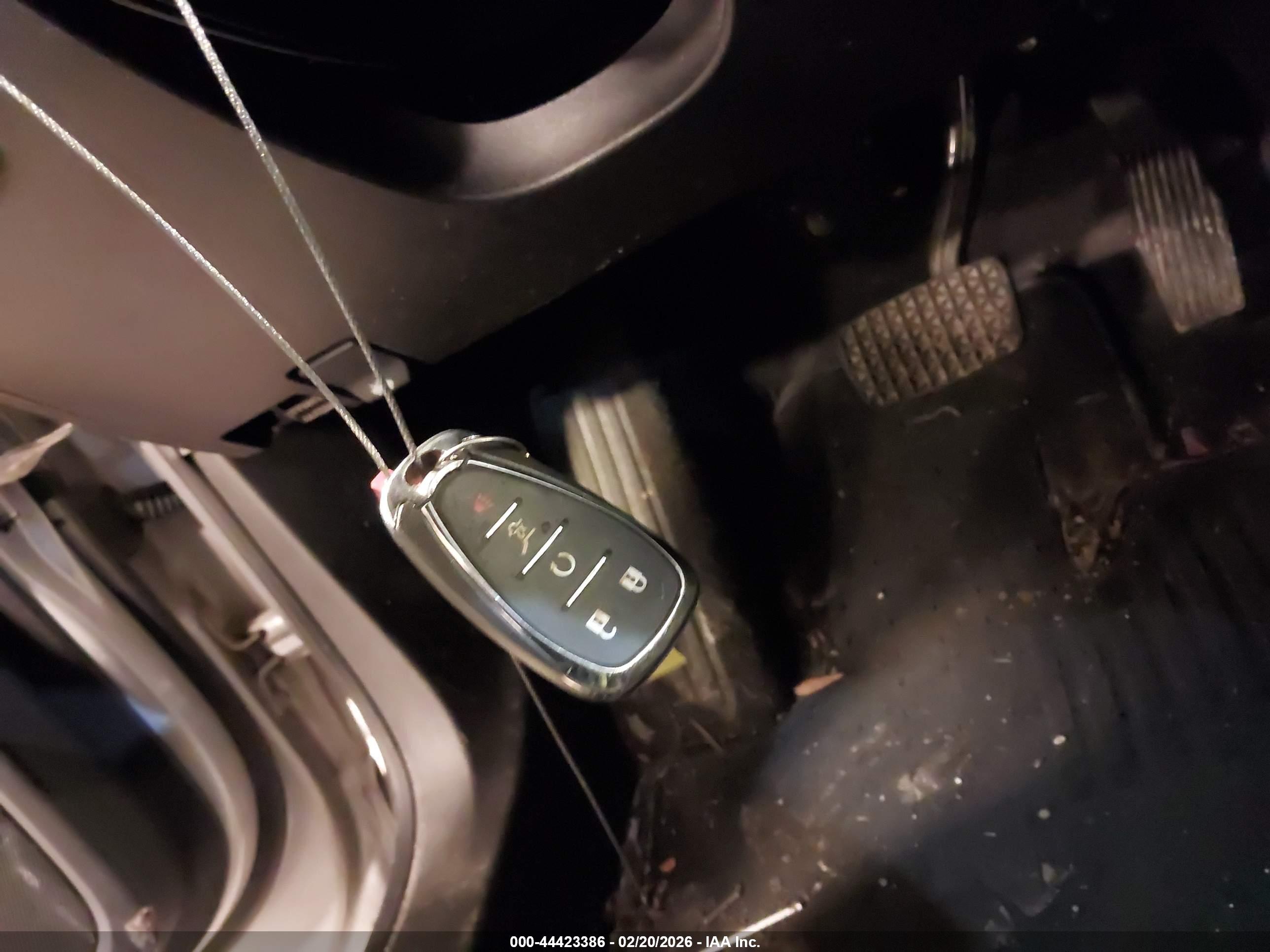CHEVROLET EQUINOX image 11