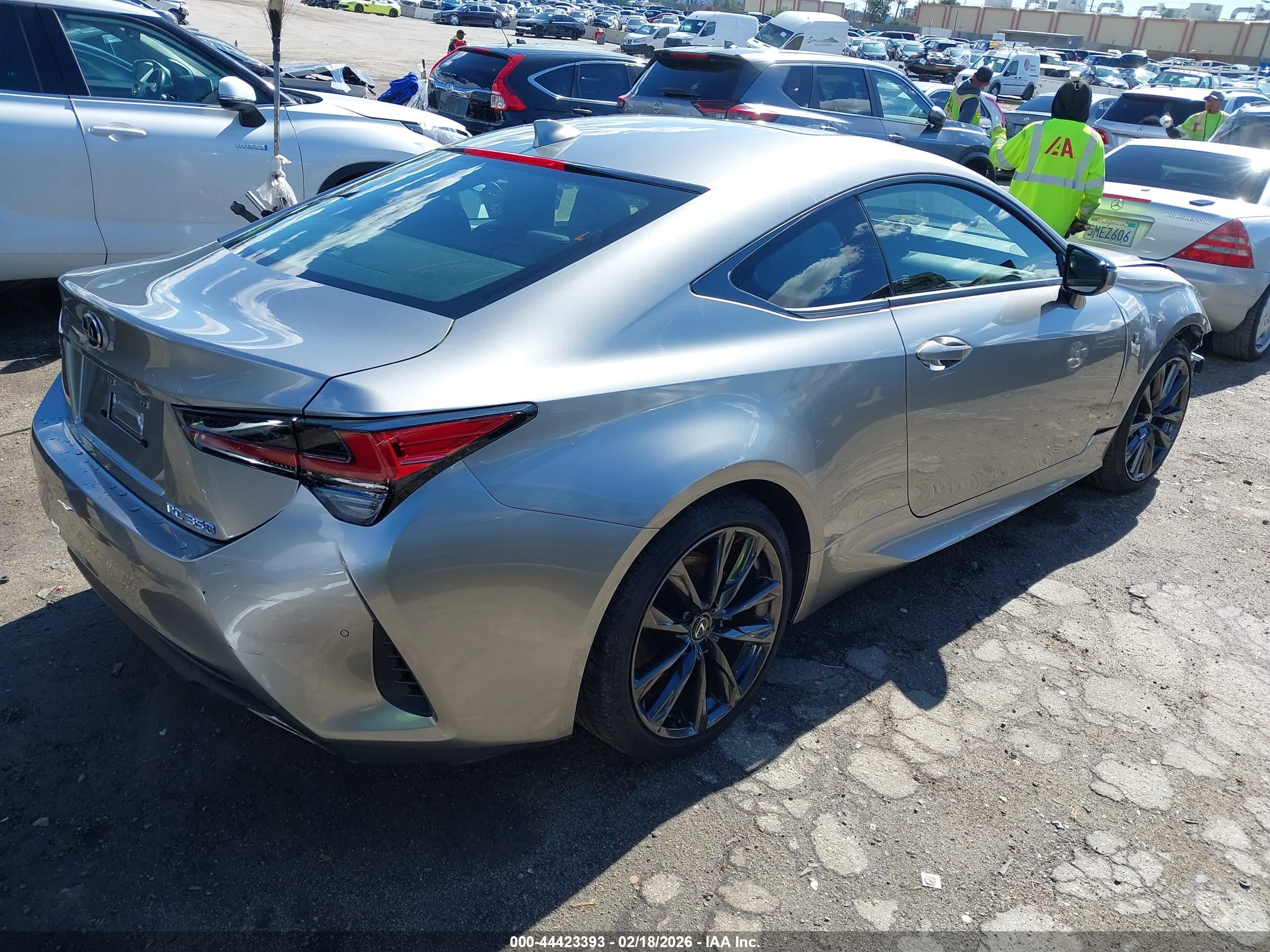 LEXUS RC image 4
