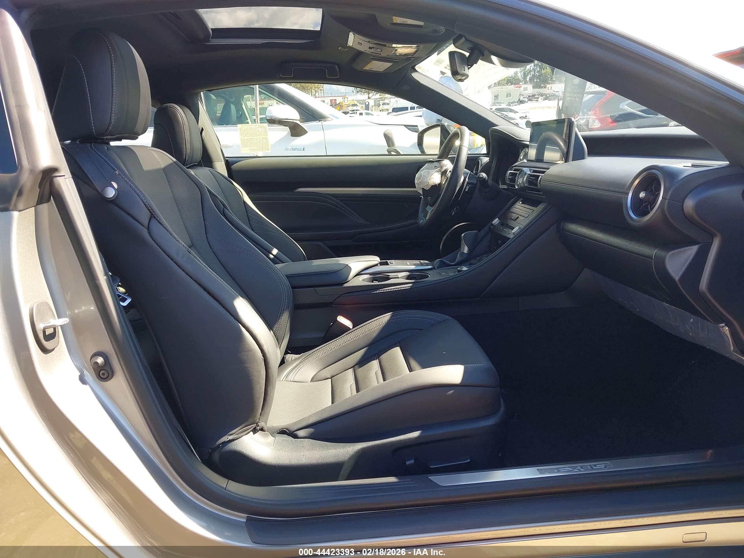 LEXUS RC image 5