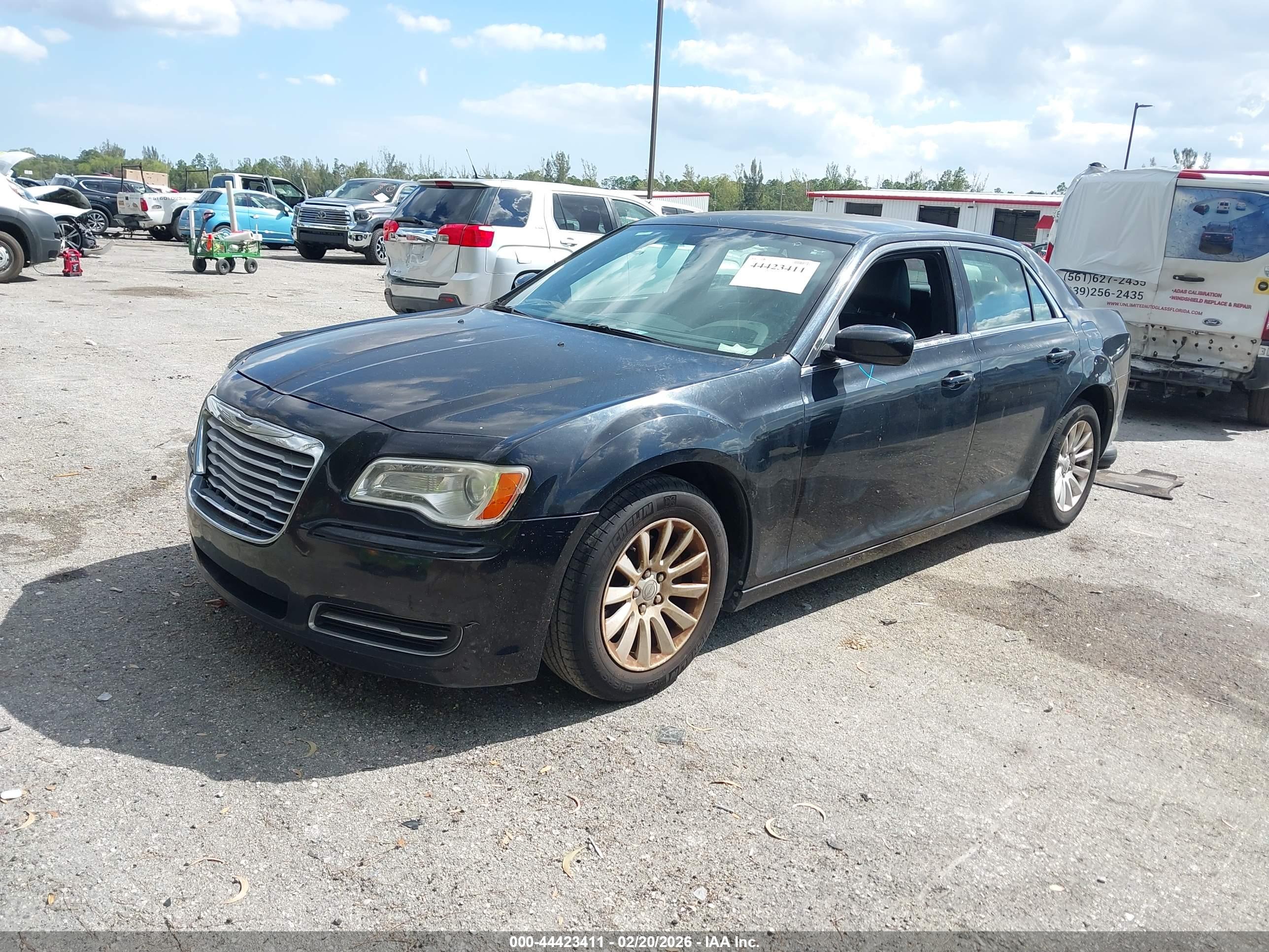 CHRYSLER 300 image 2