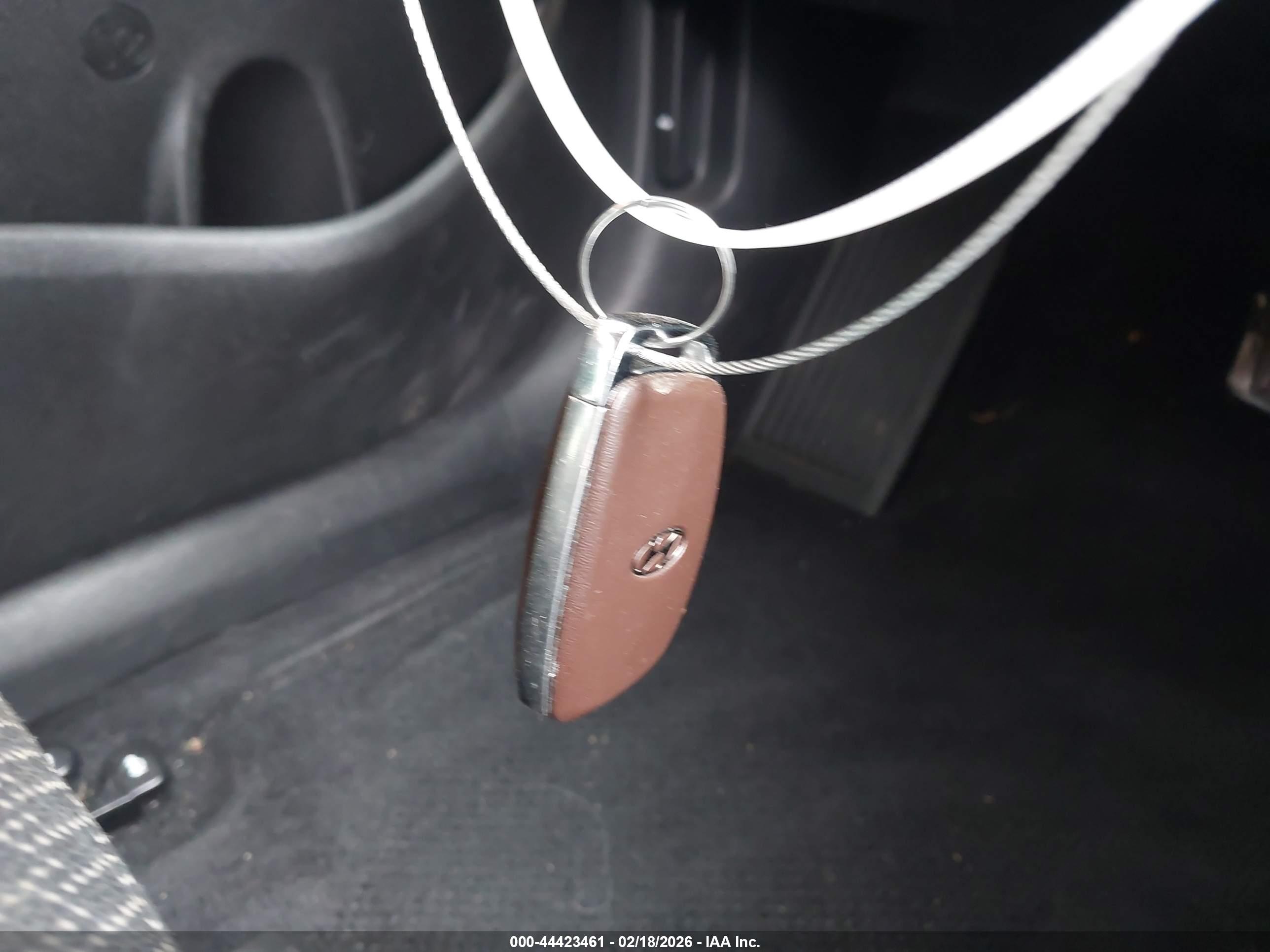 HYUNDAI ELANTRA image 11