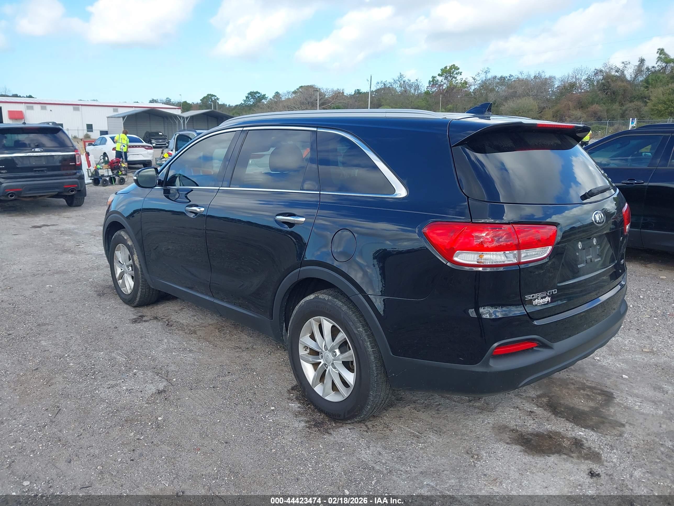 KIA SORENTO image 3
