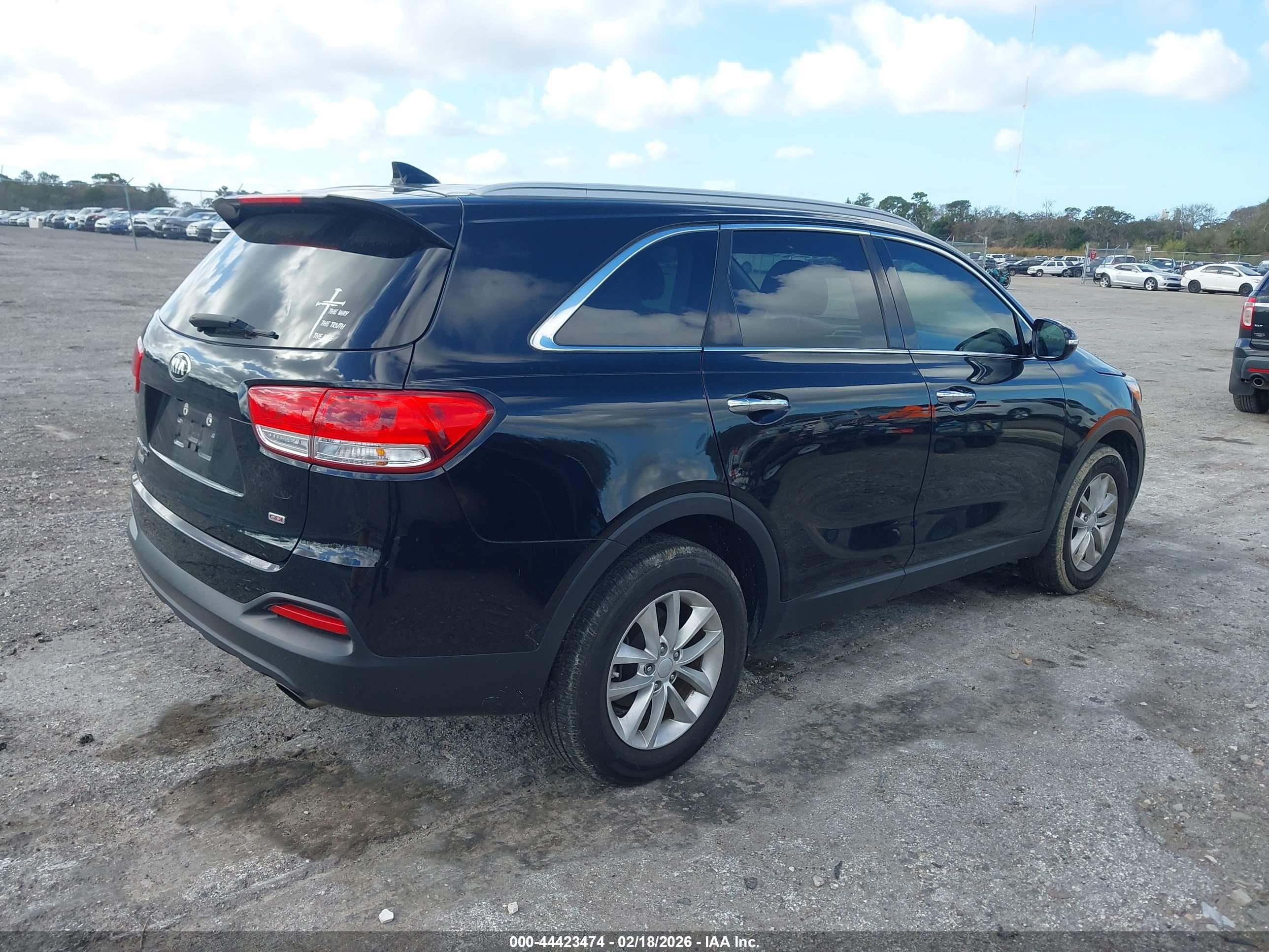 KIA SORENTO image 4