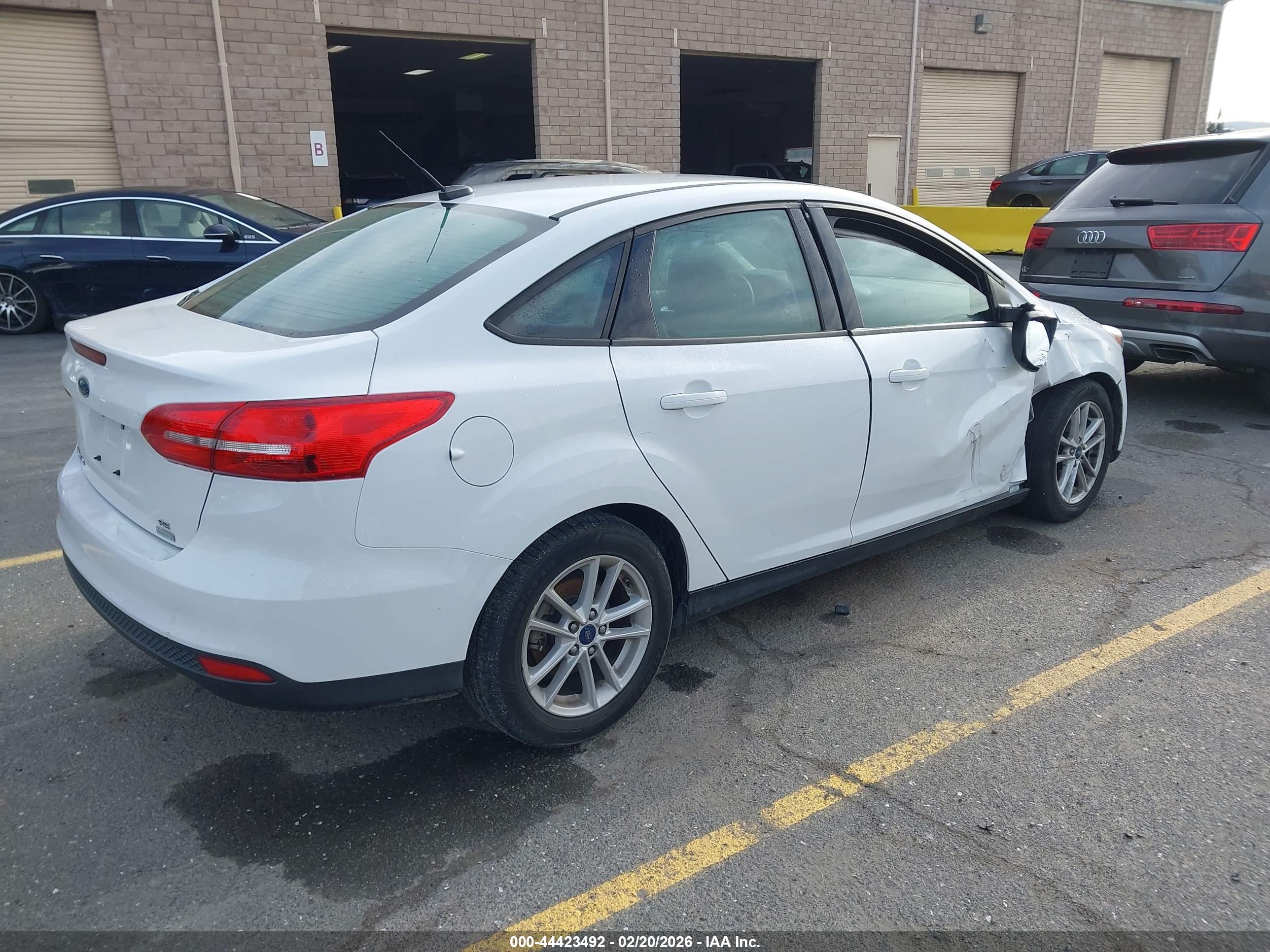 FORD FOCUS image 4