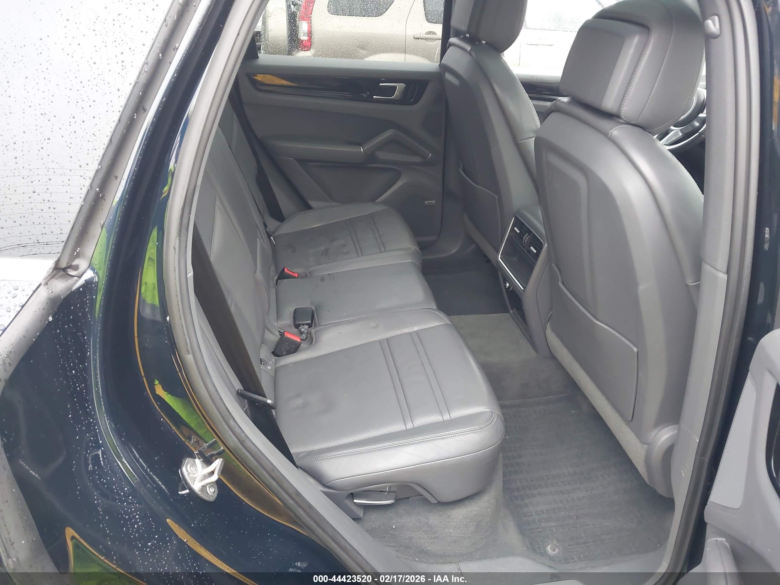 PORSCHE CAYENNE image 8