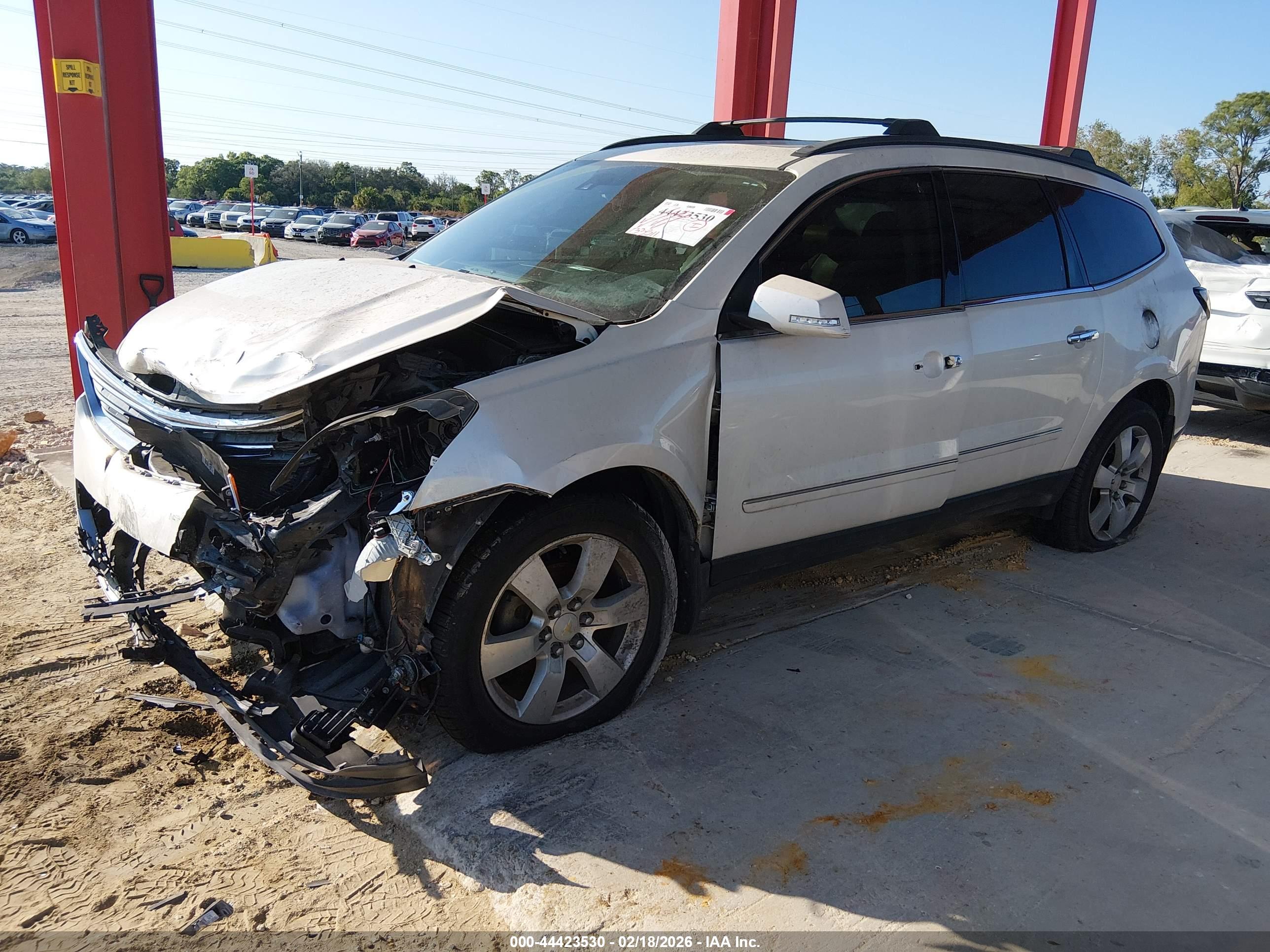 CHEVROLET TRAVERSE image 2
