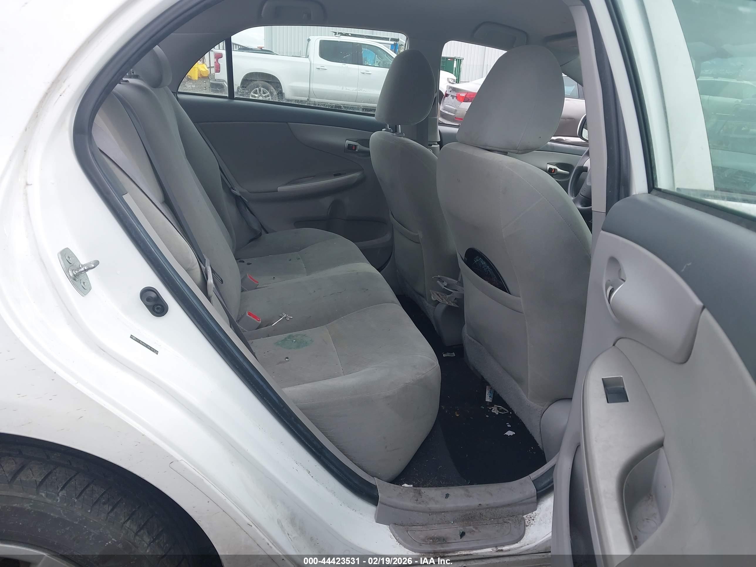 TOYOTA COROLLA image 8