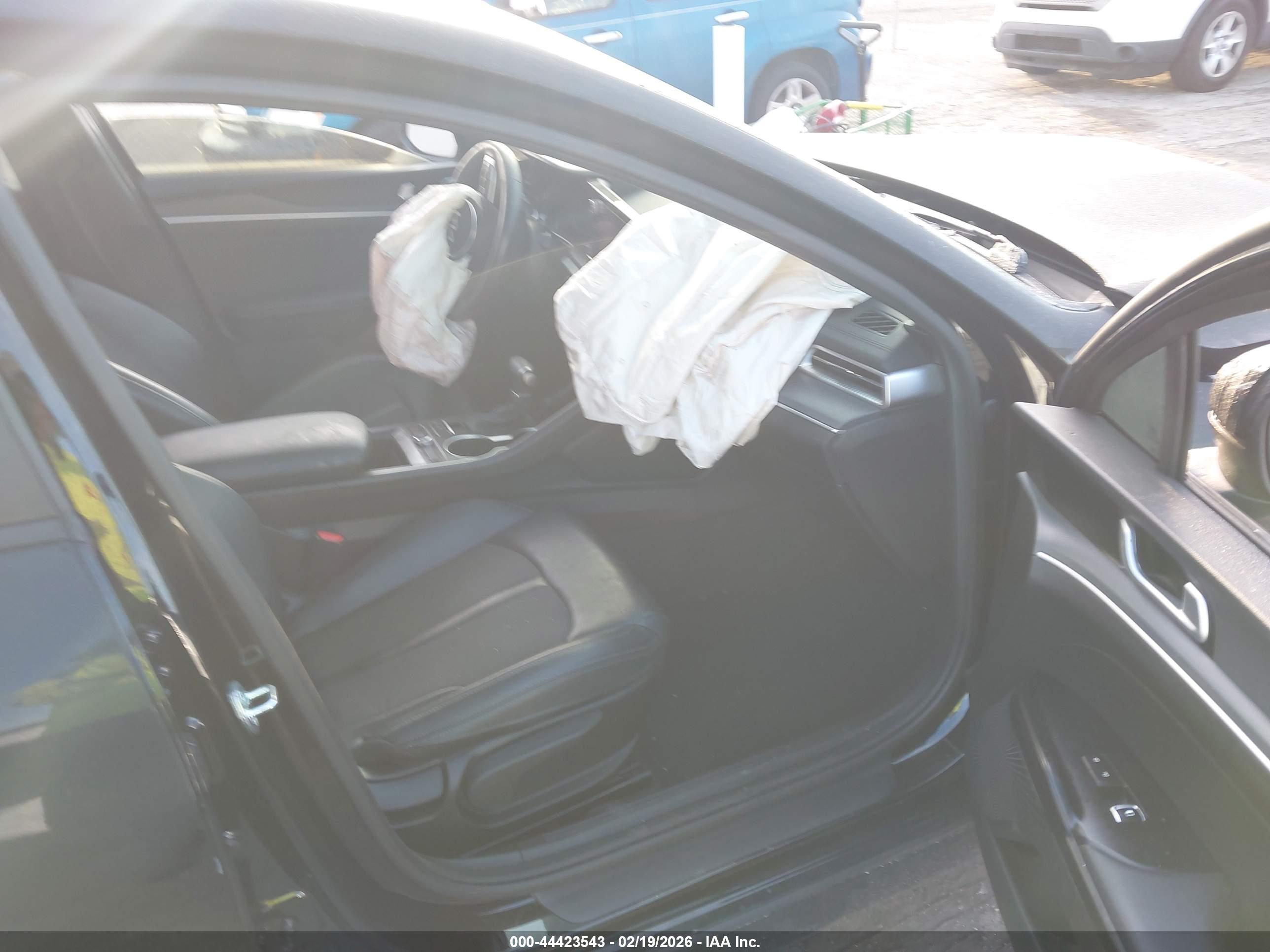 KIA K5 image 5