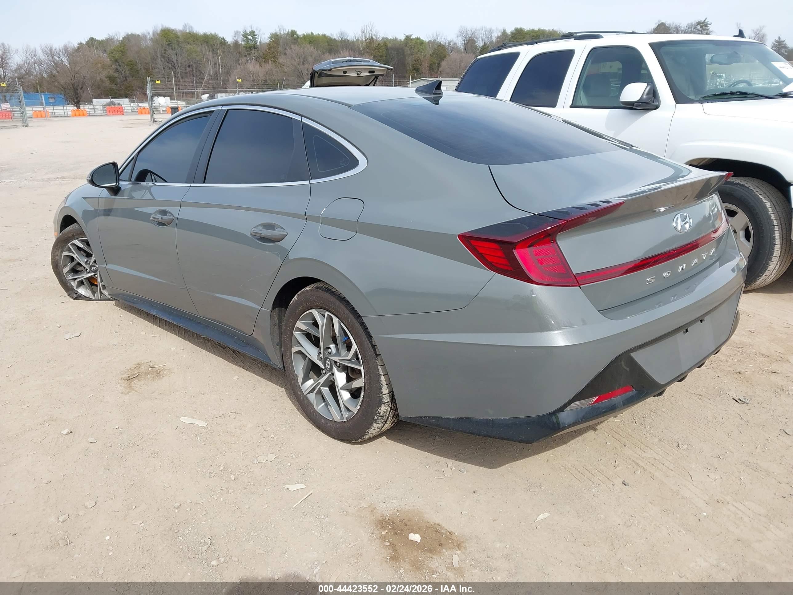 HYUNDAI SONATA image 3