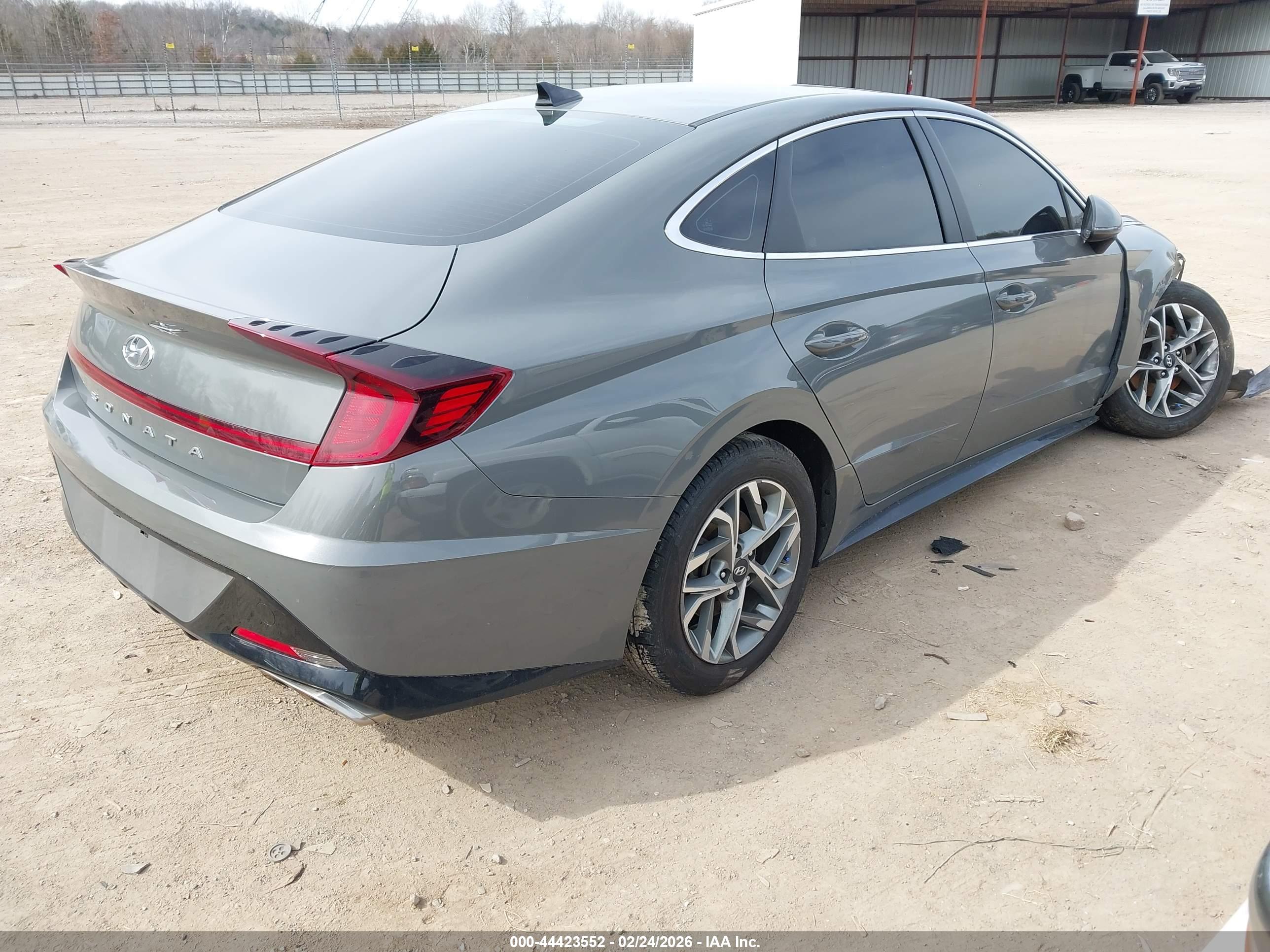 HYUNDAI SONATA image 4