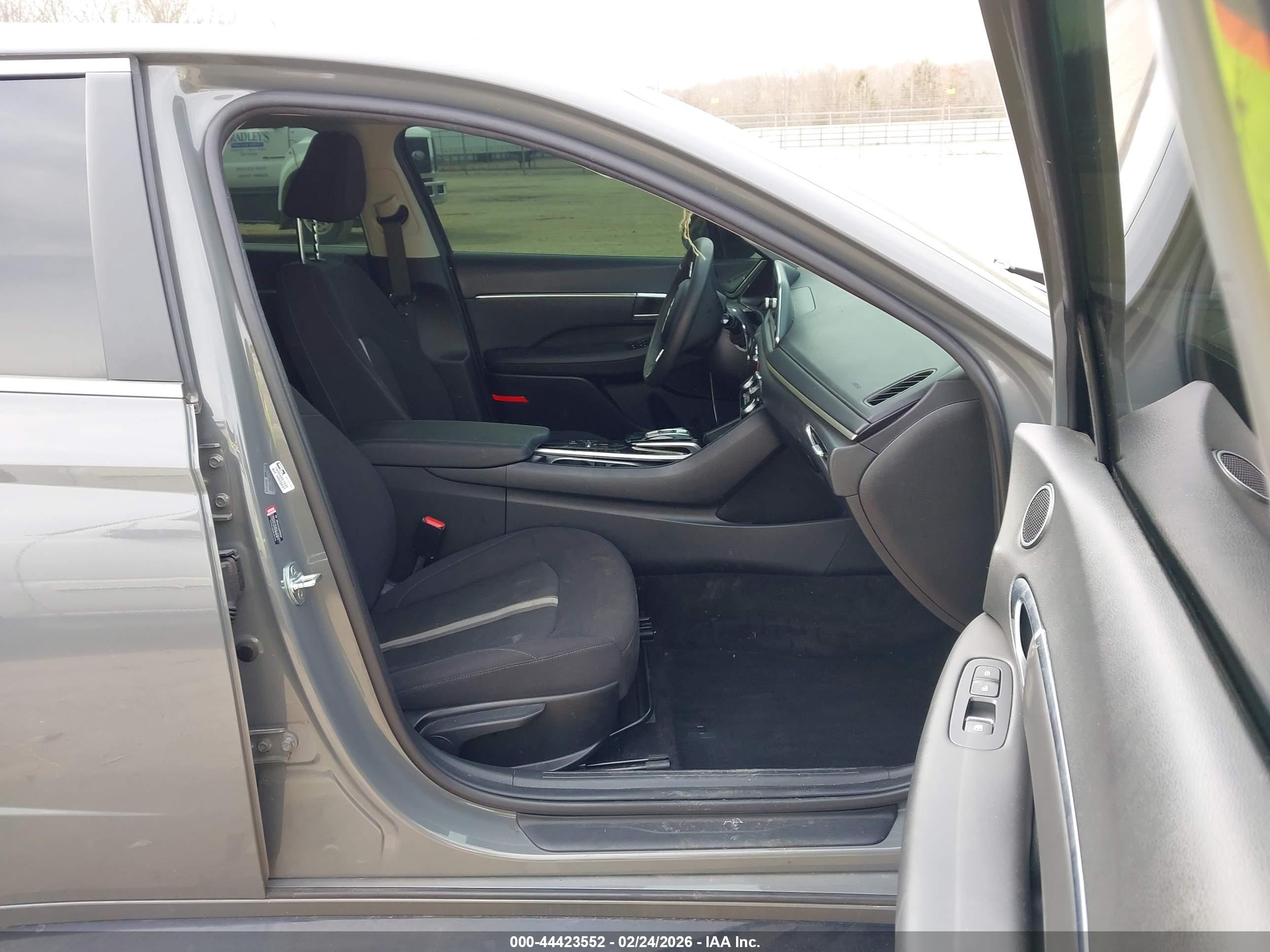 HYUNDAI SONATA image 5