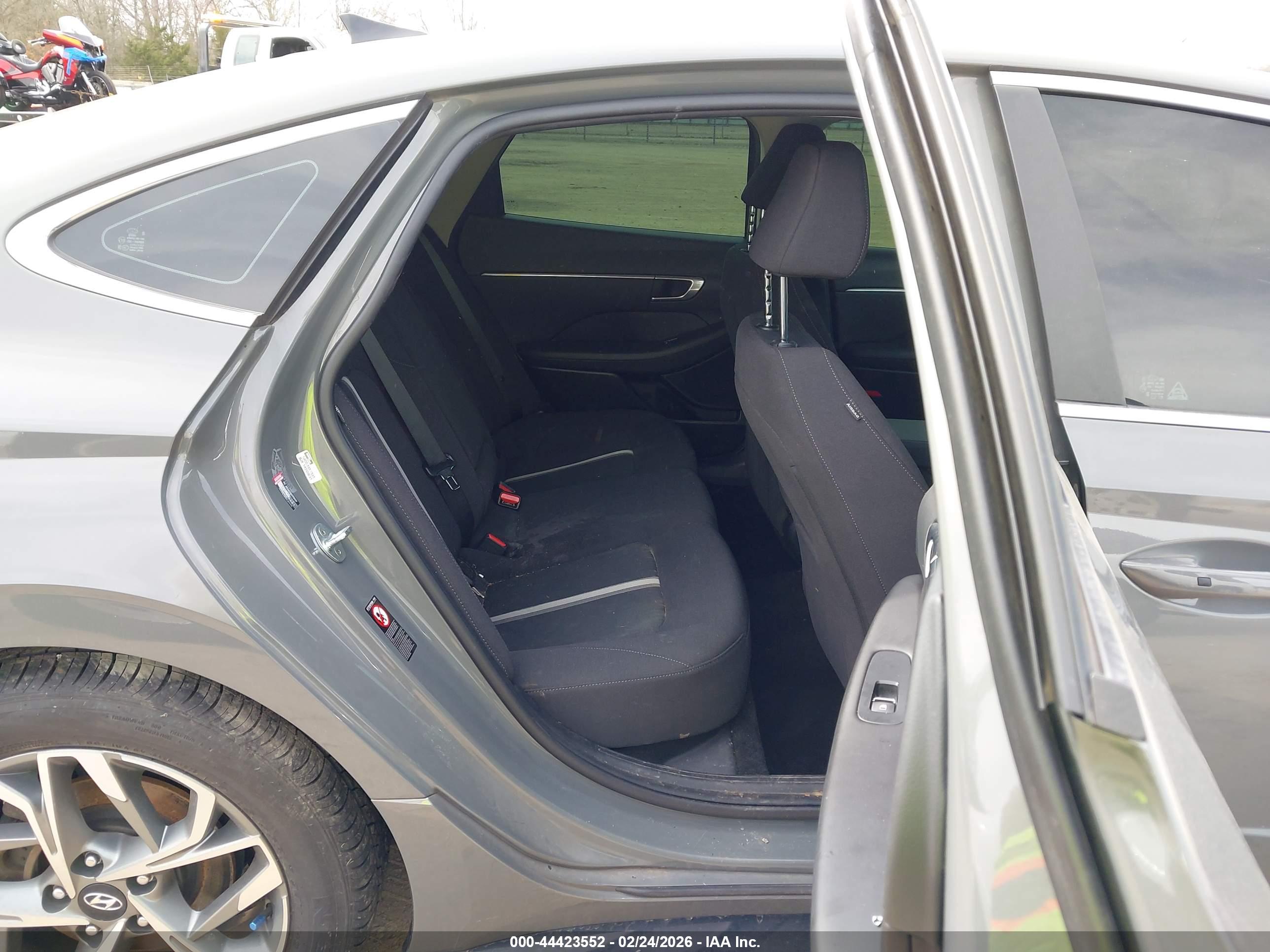 HYUNDAI SONATA image 8