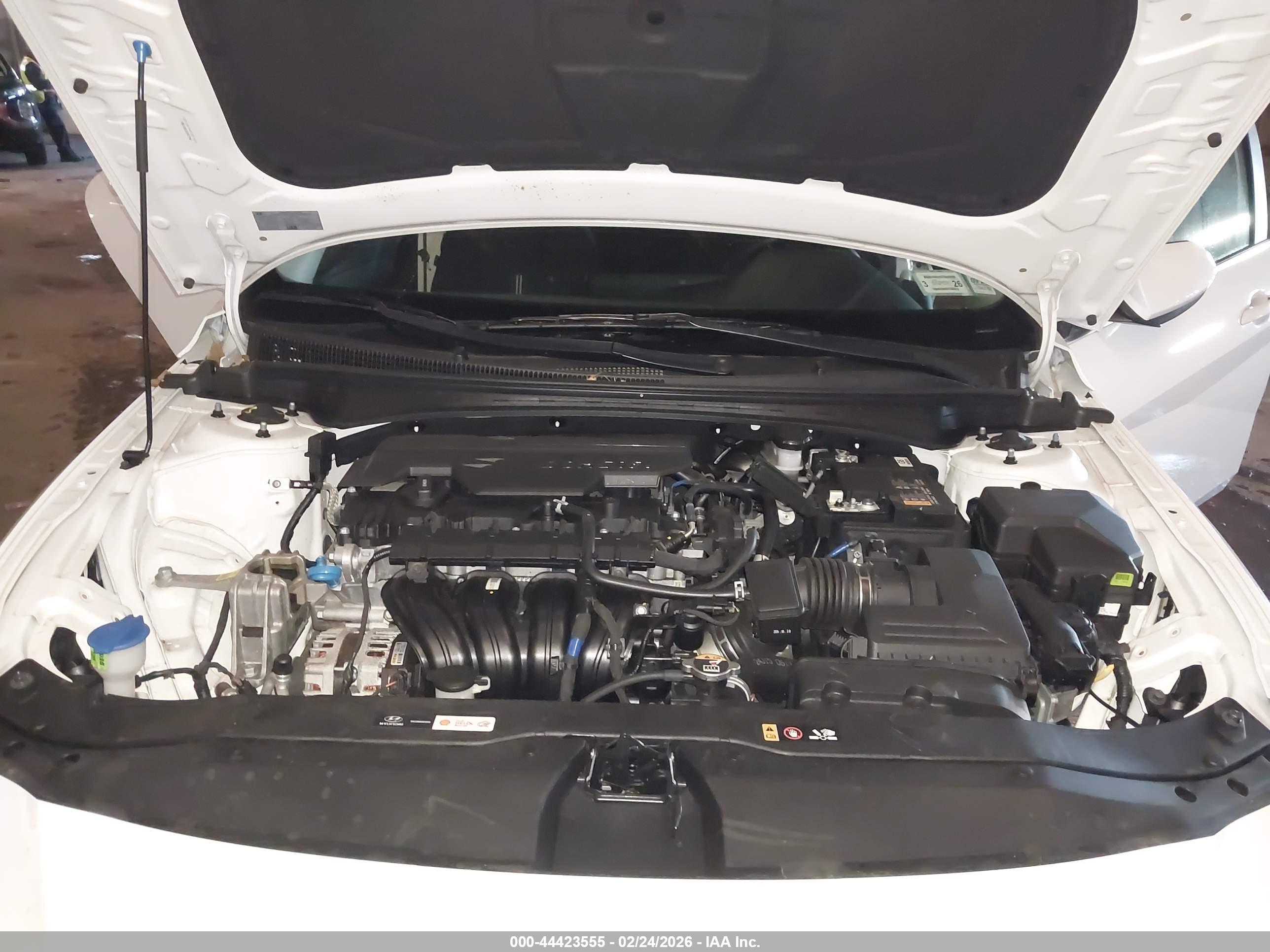 HYUNDAI ELANTRA image 10