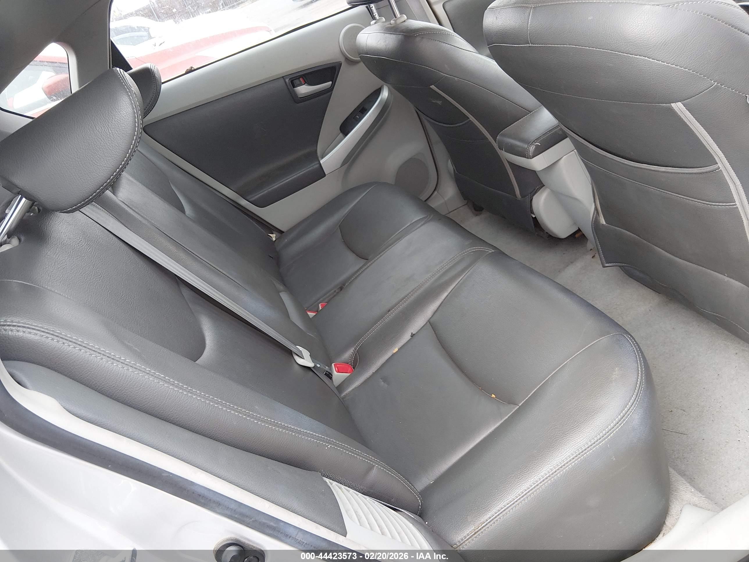 TOYOTA PRIUS image 8